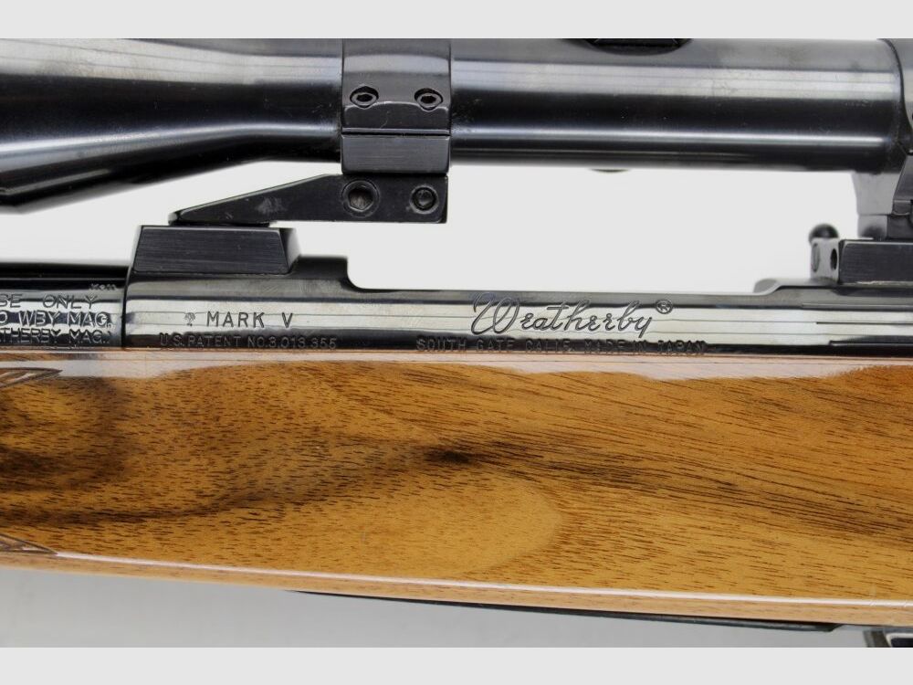 Re. Büchse Weatherby Mark V mit hochwertigem Lackschaft und Mündungsdämpfer .460WeathMag