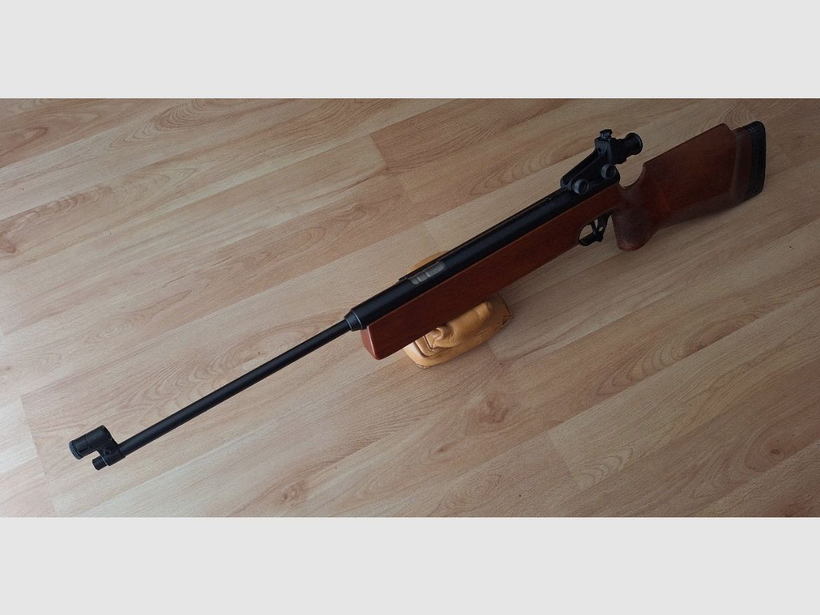 Karabin pneumatyczny Haenel 312 z bocznym naciągiem