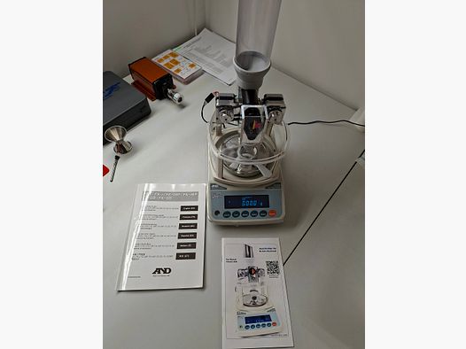 Pulverfüllgerät Trickler V4 mit Digital Präzisionswaage A&D FX-120 Garantie