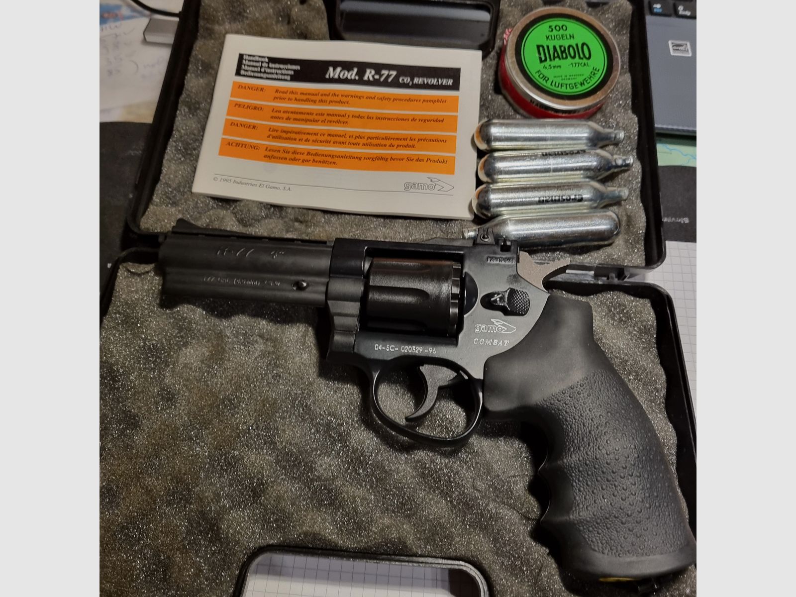 Gamo Combat R-77, 4 cale, Co2, 4,5 mm