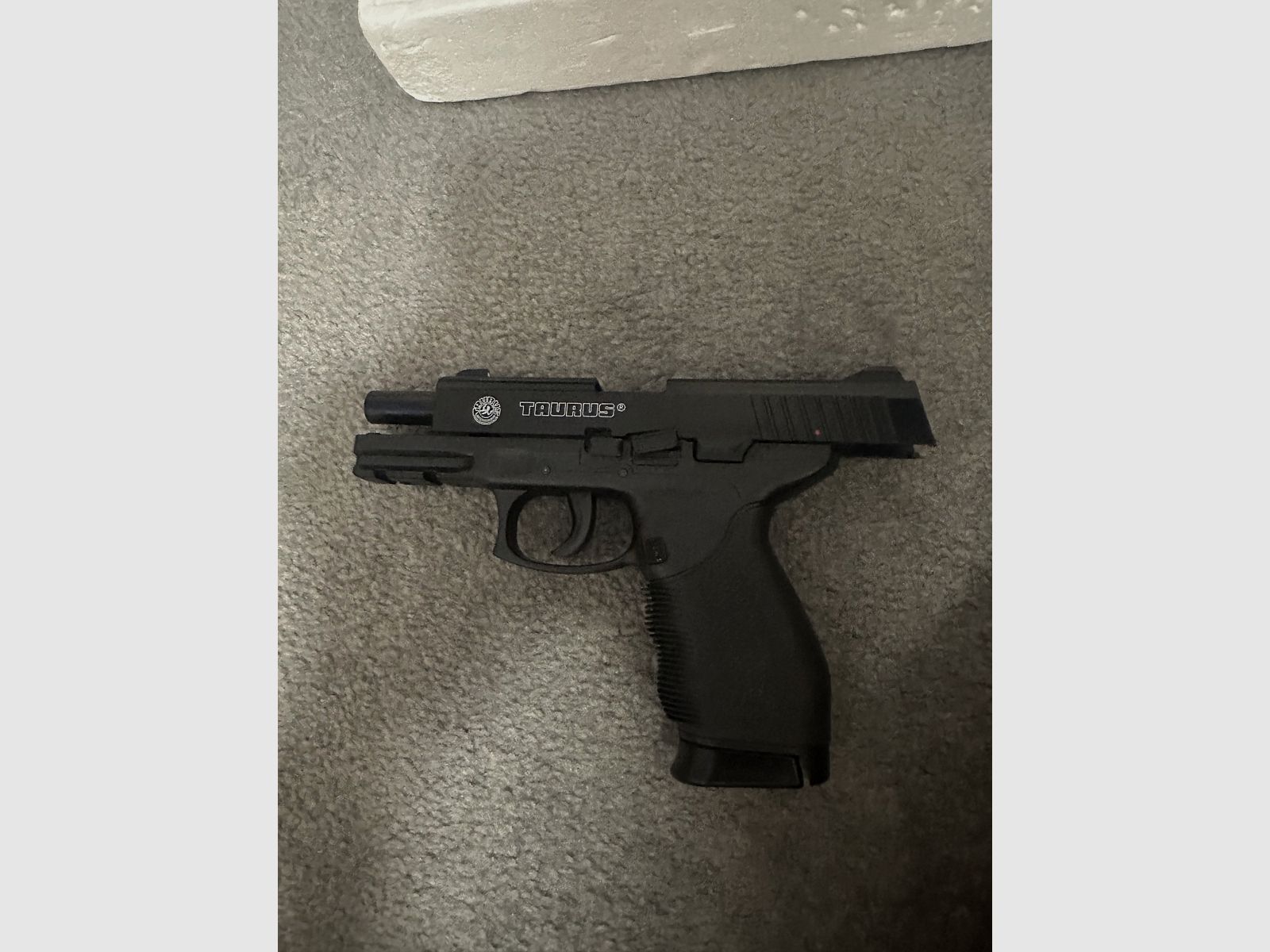 Taurus Pt 24/7 Softair