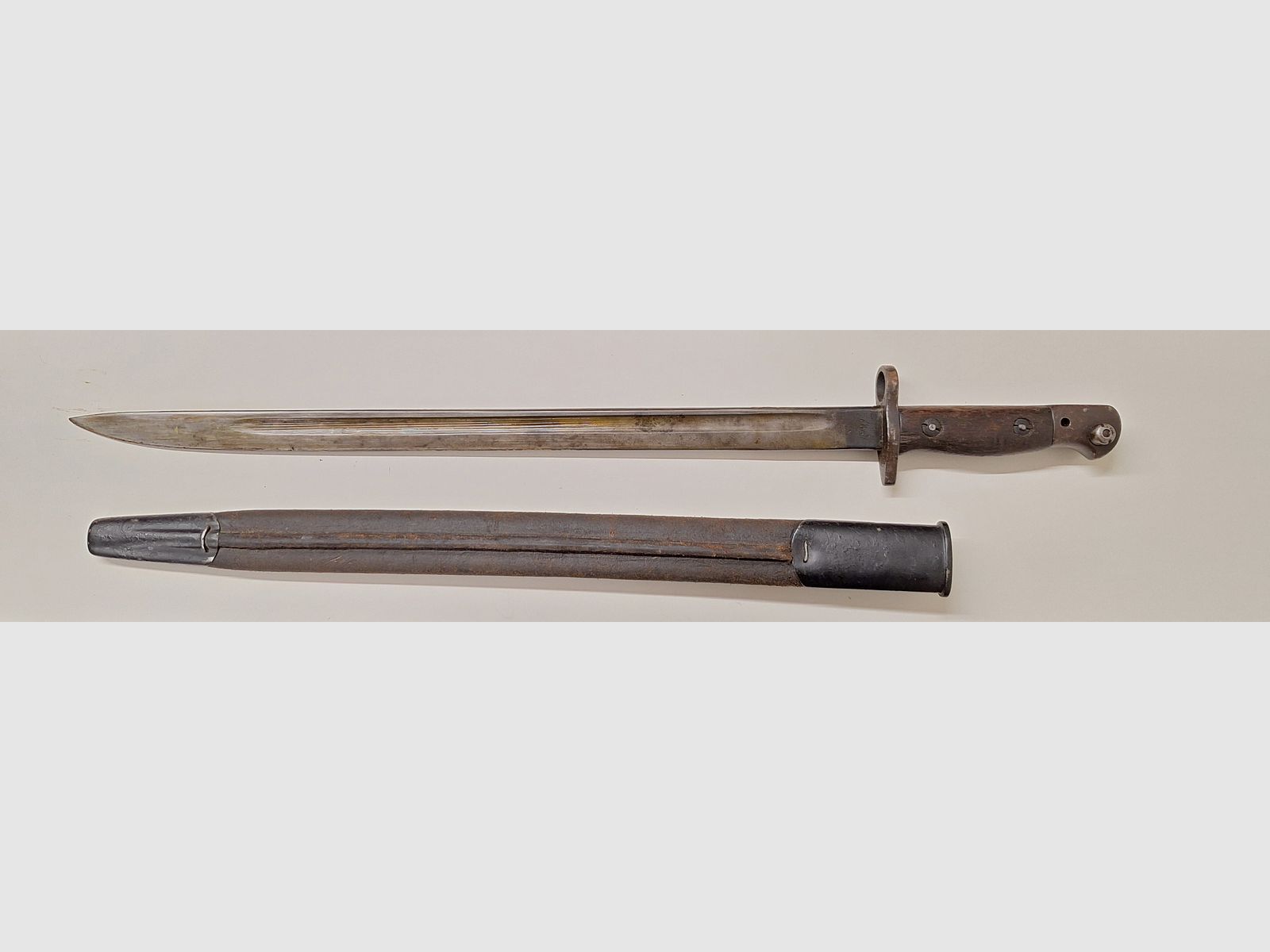 Wilkinson 1907 Pattern Bajonett Leder Scheide in Arsenalfett Seitengewehr