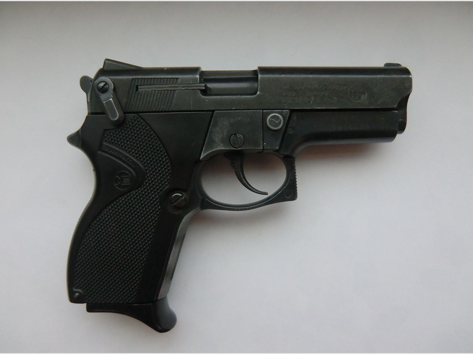 ME 69 Mod. Springfield  9mm K.   PTB: 679  Beschuss: AA  8-Schuss Magazin