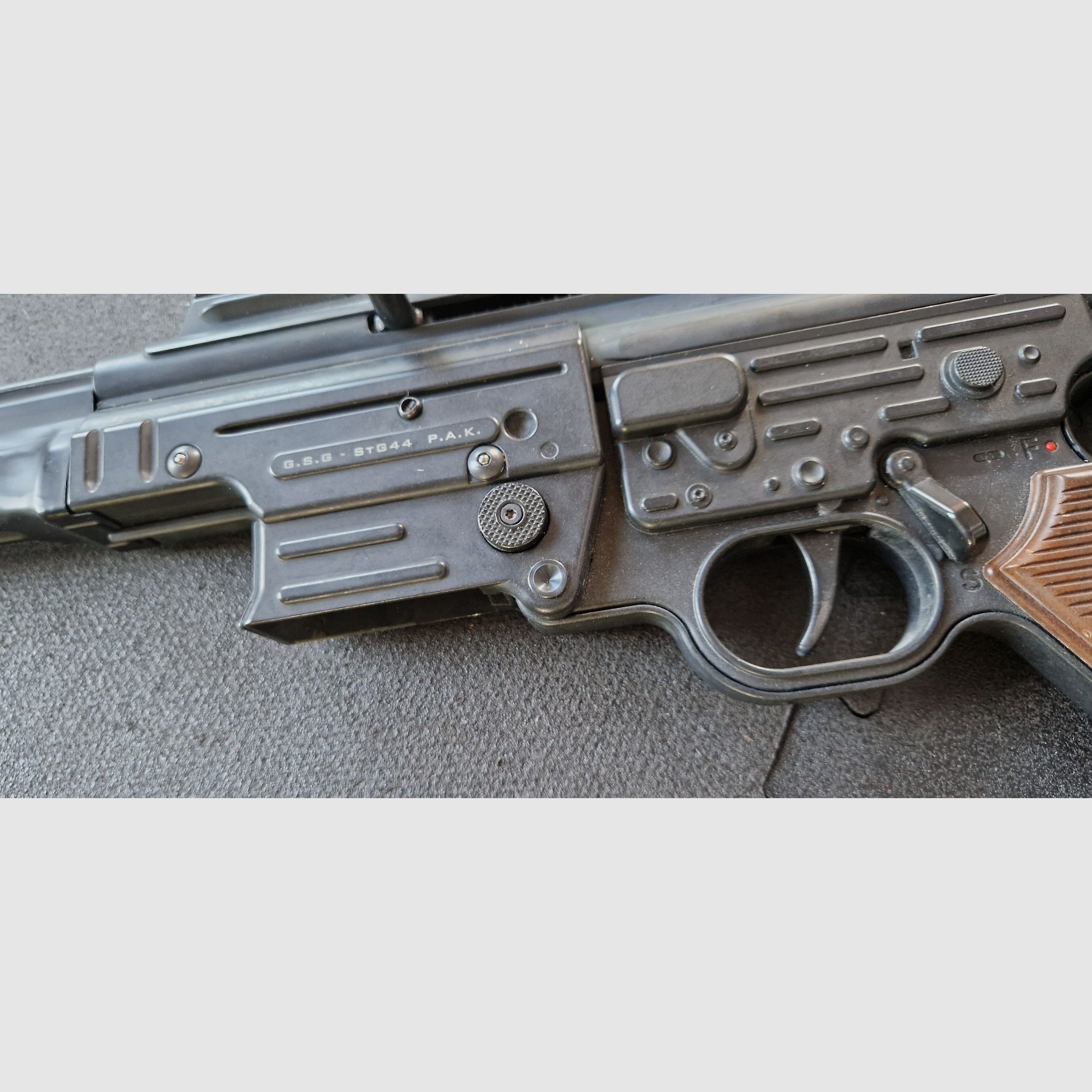 GSG StG 44 Schreckschussgewehr 9 mm P.A.K. Vollmetall Echtholz