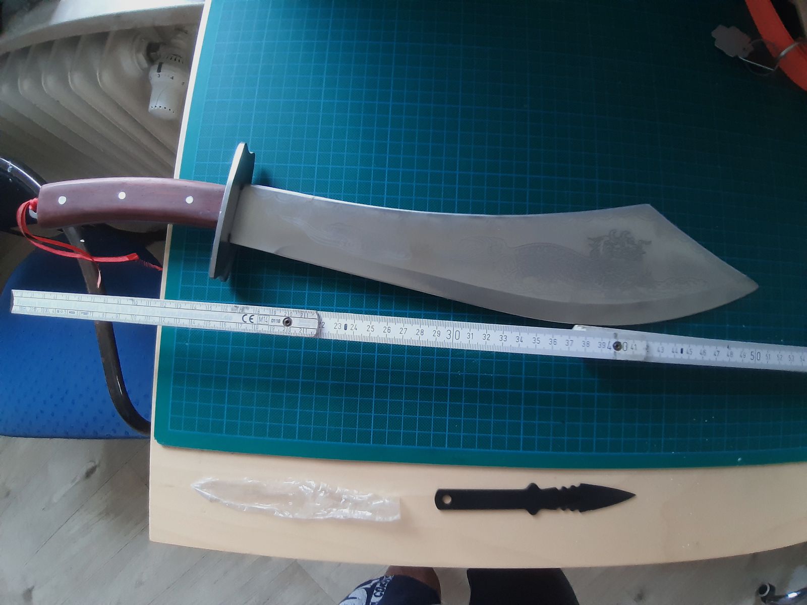 NOUVEAU Couteau de brousse chinois en forme de dragon, tranchant et la lame est double face avec un motif de dragon gravé