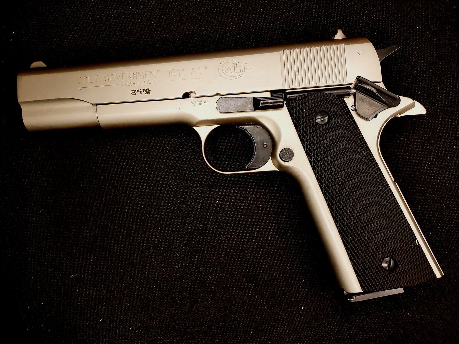 Colt Government 1911 A1 blank firing pistol 9mm P.A.K. nickel (PTB 774)
