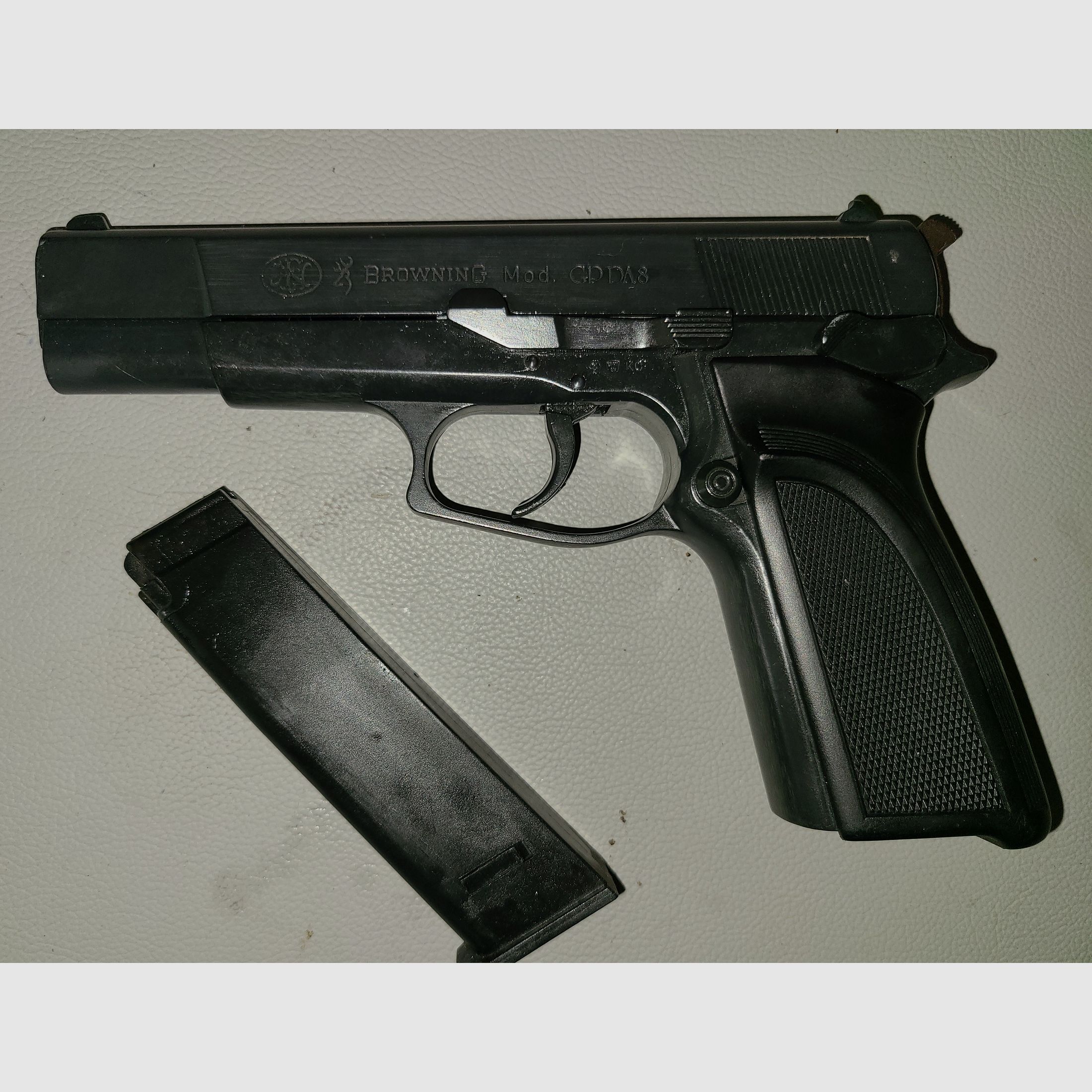 UMAREX BROWNING GPDA8 / ohne Zubehör/ cal. 8mm / PTB 389/2  SCHRECKSCHUSS GAS PISTOLE SILVESTER SELBSTVERTEIDIGUNG GEBRAUCHT 
