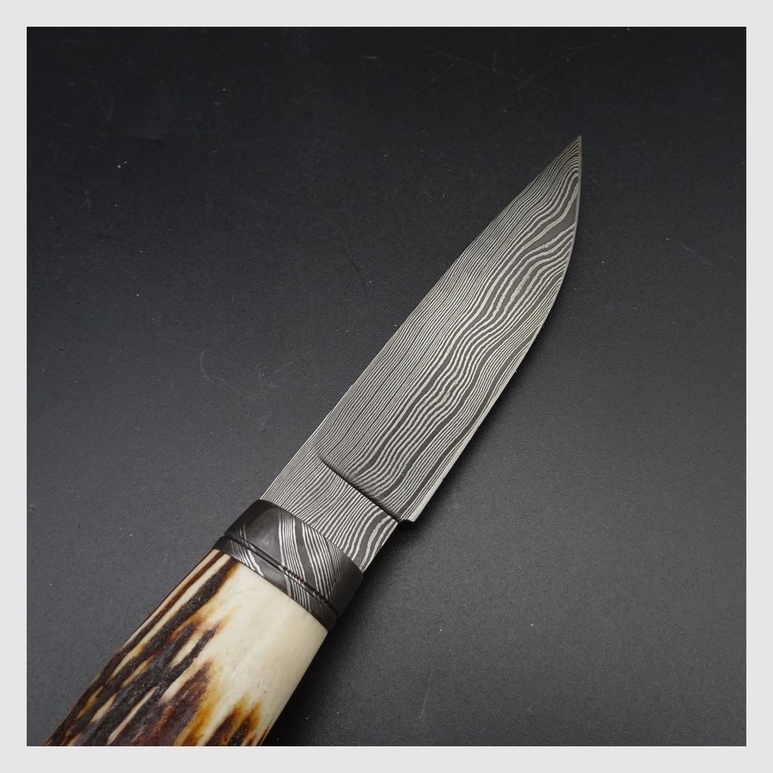 Preis inkl. 19% MwSt - Messer Schmidbauer Hunter Jagdmesser Damastklinge (9,4 cm), Sambar Hirsch