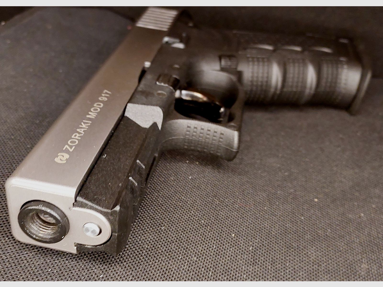 Zoraki 917 blank firing pistol 9mm P.A.K. Titan (PTB 1023)