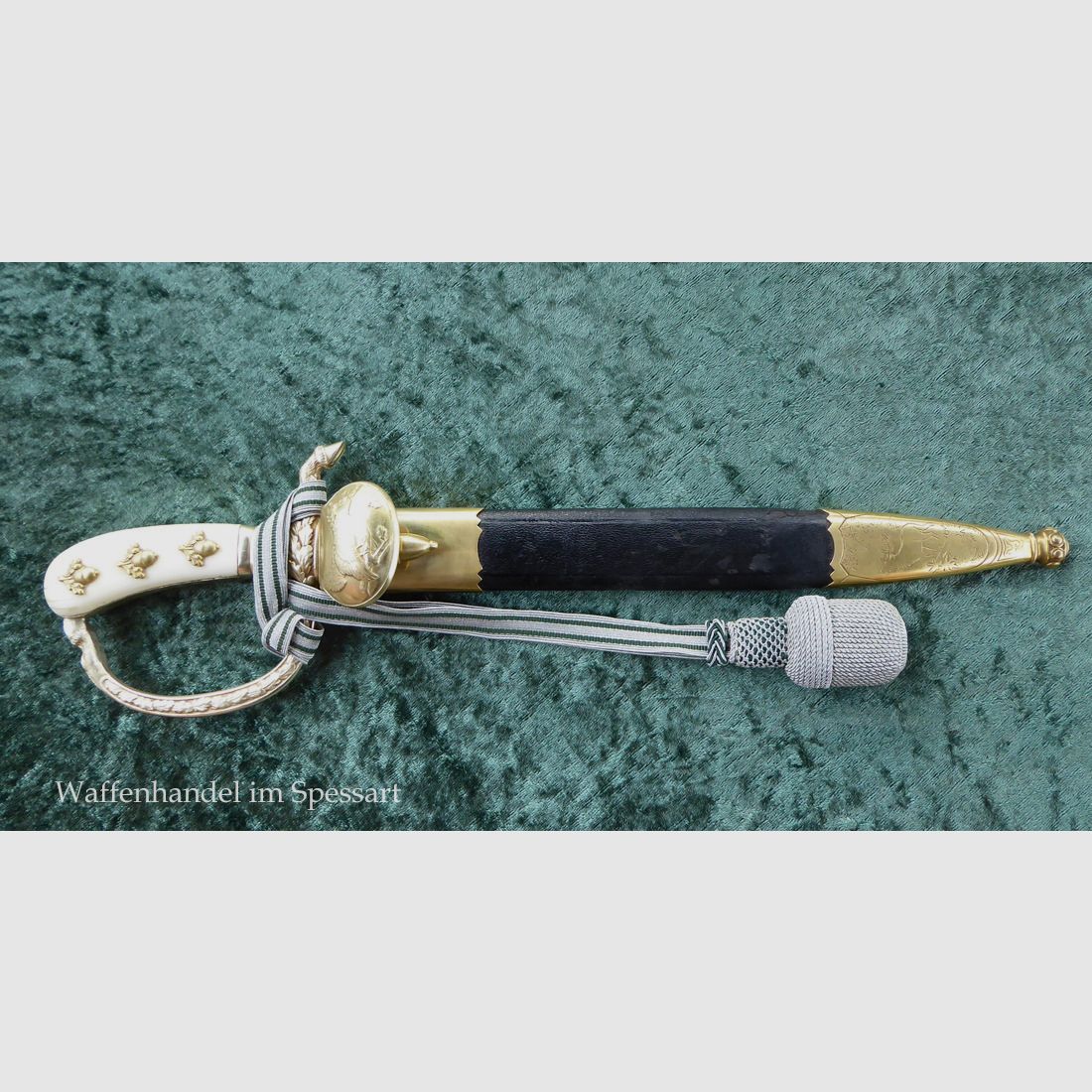 Stag knife with a guard vessel in ornate design from the time of World War II.