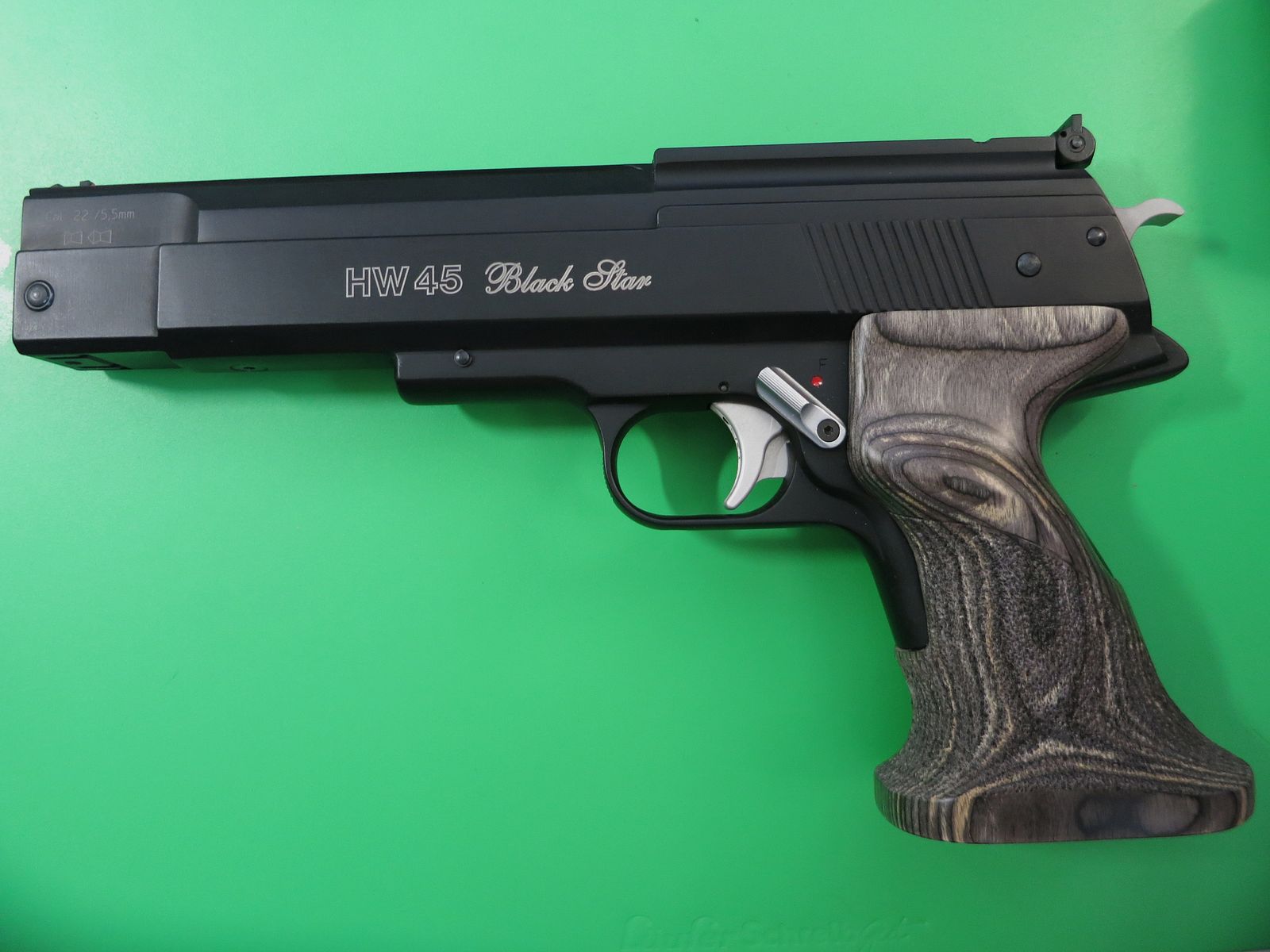 Weihrauch HW 45 Black Star, .22/5,5 mm, Nachbau des Colt 45, Austellungsstück wie neu!  #12
