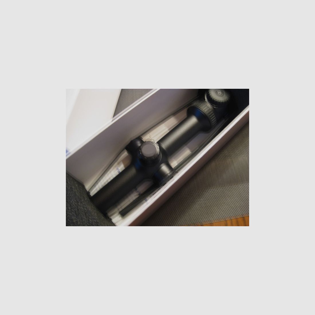 NEUE "Made in Germany" + ABSOLUTE BESTPREISE für ZEISS V6 in 1,1-6x24 M oder V8 1,1-8x24 M oder V6 2,5-15x56 M bzw. V6 2-12x50 M je mit Abs-60 !!! Kein Swarovski -Z6i-Z8i-LEICA-SAUER-MAUSER-Blaser-Schmidt&Bender-GPO usw.