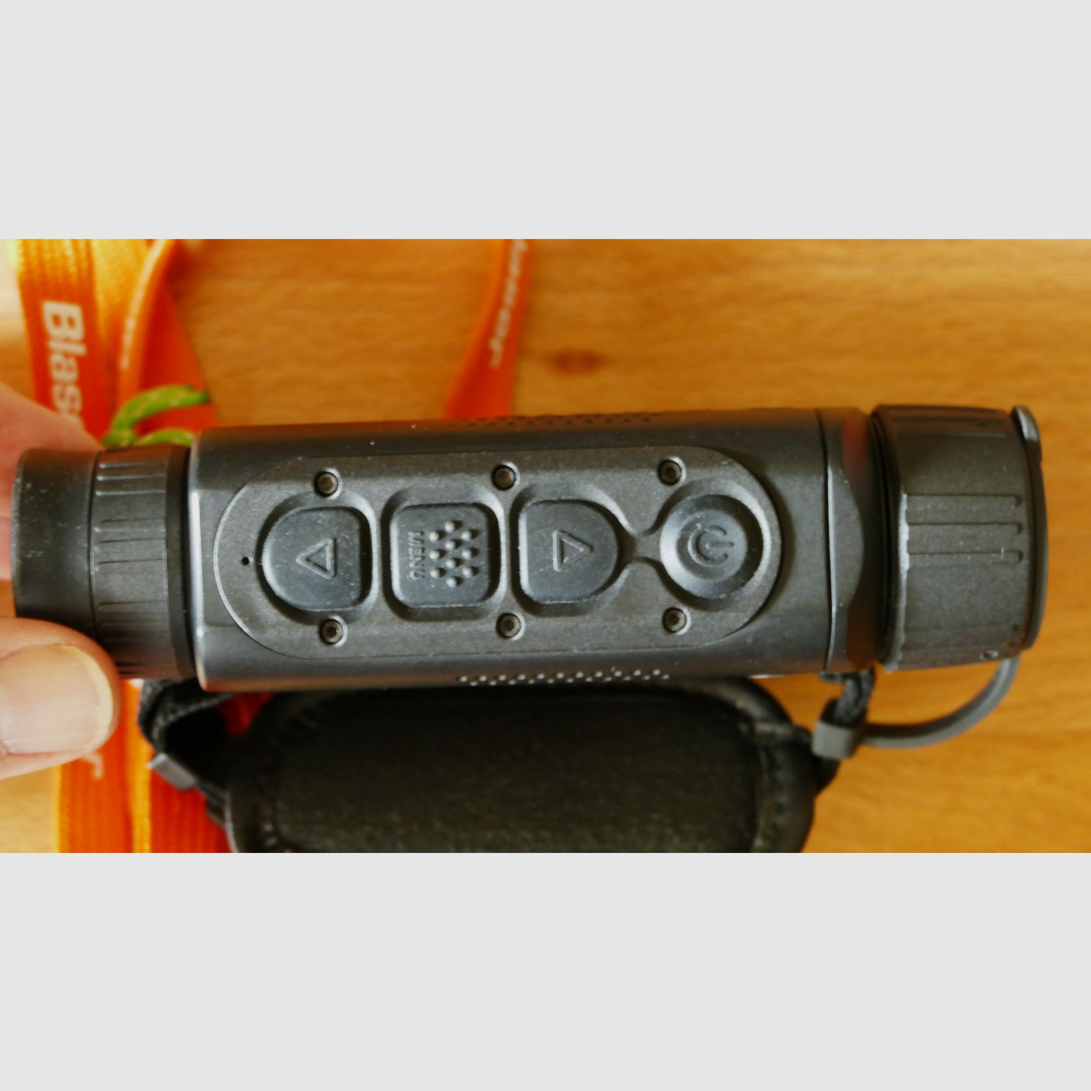Sehr gut erhaltenes und wenig benutztes Wärmebildhandgerät PULSAR Axion Key XM30