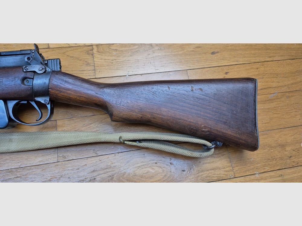 Gutes Gewehr Lee-Enfield N°4 MKI – Kal. .303 British – 10 Schuss – Arsenal von Fazakerley aus 1944 – Gute Mechanik – Schöne Hölzer und sehr guter Lauf – Gewehrriemen – TBE+, Bild 23 von 30