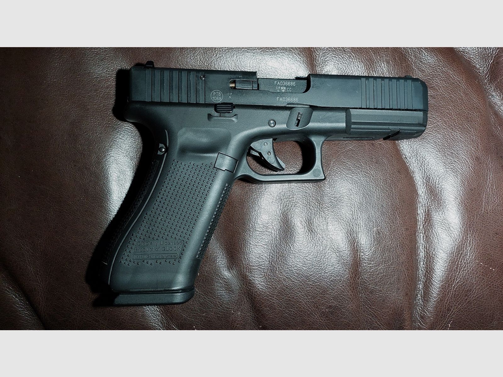 Glock 17 Gen5 Schreckschuss Pistole 9mm P.A.K. schwarz (PTB 1068) - 2 Magazine - Taktisches IWB Holster Rex Arms Sidecar