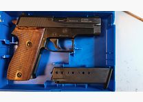 SIG SAUER P6 (225) uit 1981
