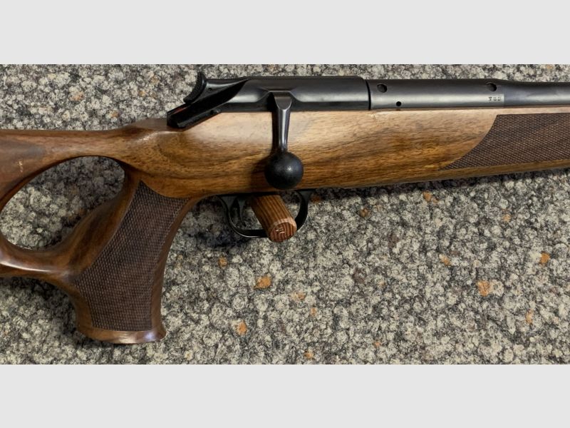 Blaser R93 9,3x62 mit Holz-Lochschaft, 50cm Lauf und Jaki Semi Classic Schalldämpfer