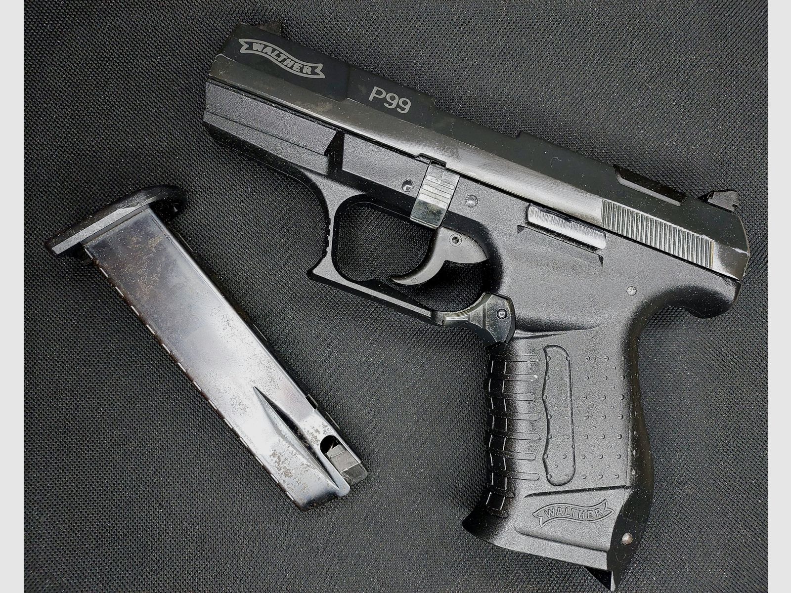 Walther P99 blank firing pistol 9mm P.A.K. (PTB 762) P 99