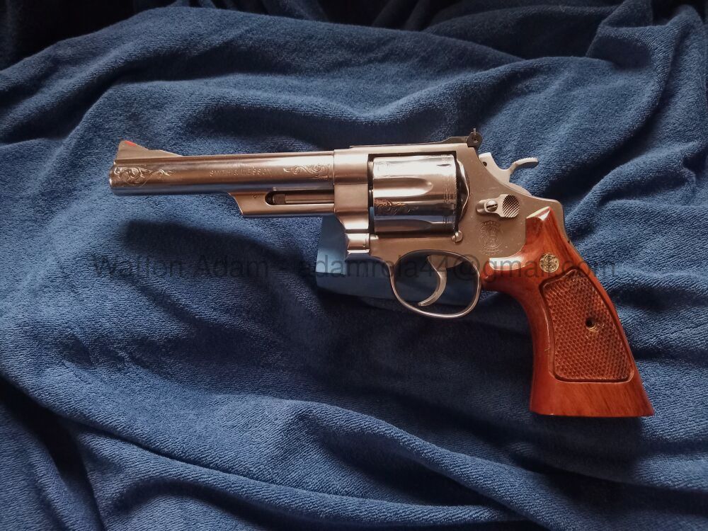 Smith & Wesson 6 inch 629-3 Stainless "de luxe