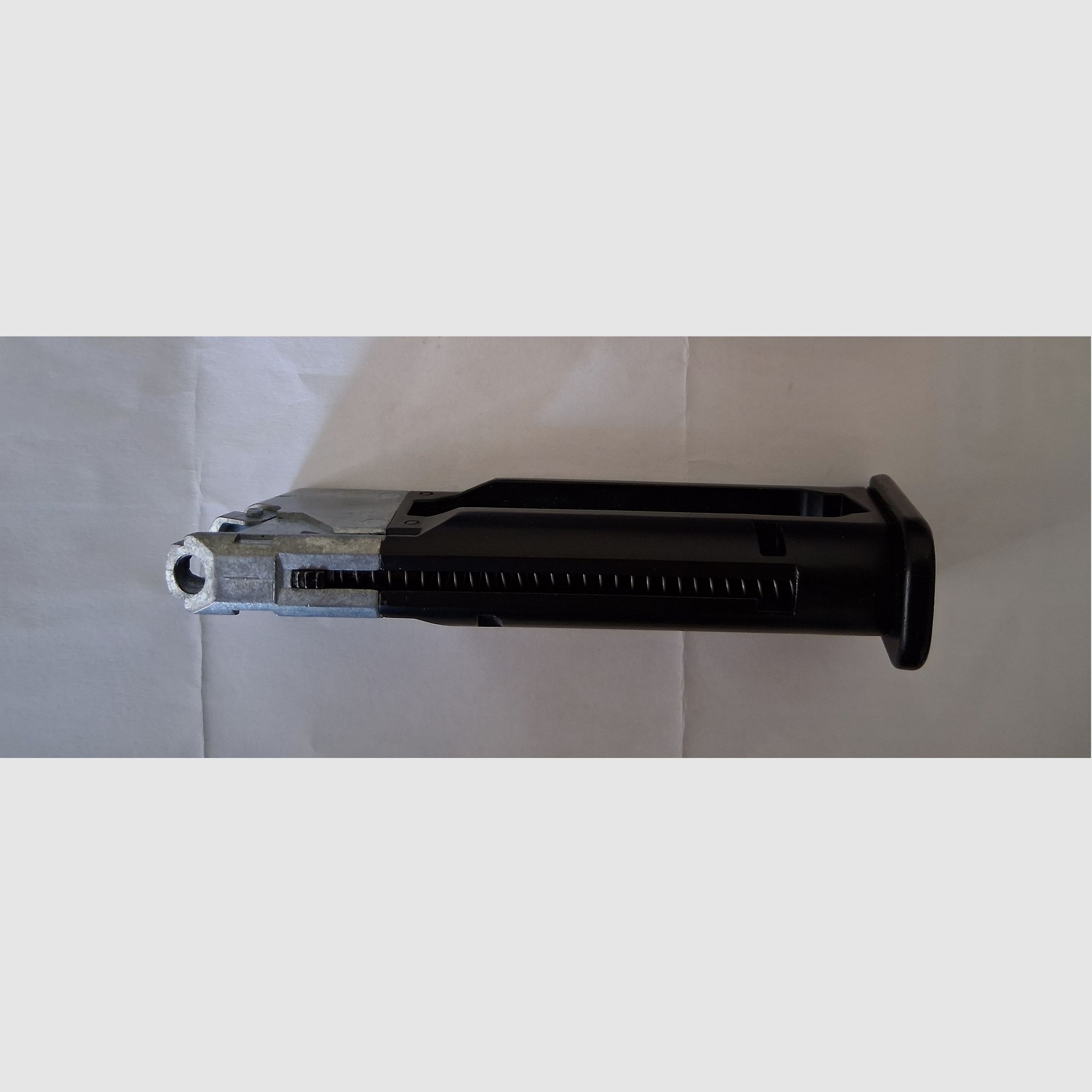 Magazin für CO2 Pistole ISSC M22 WG Blow Back, Kal. 6 mm BB, (neuwertig)
