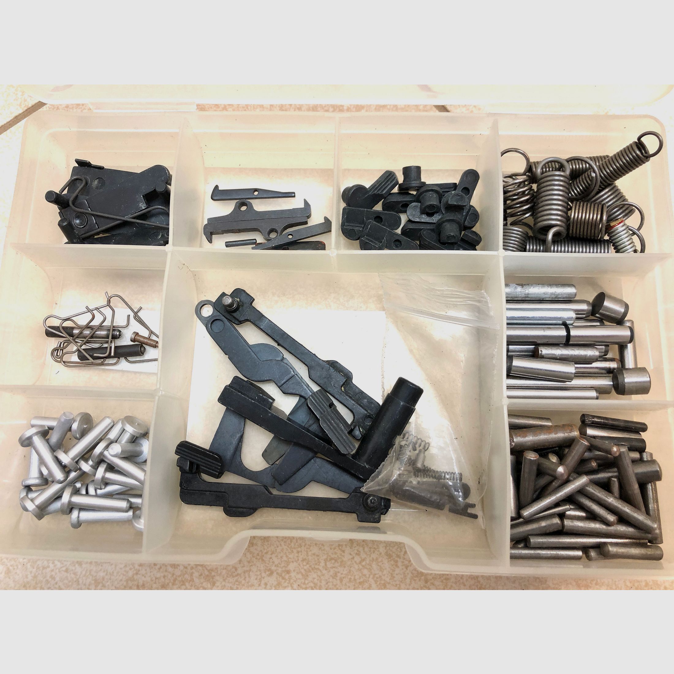 ••• #3 Ersatzteile / Reparatur-Konvolut für Schreckschusswaffen •••