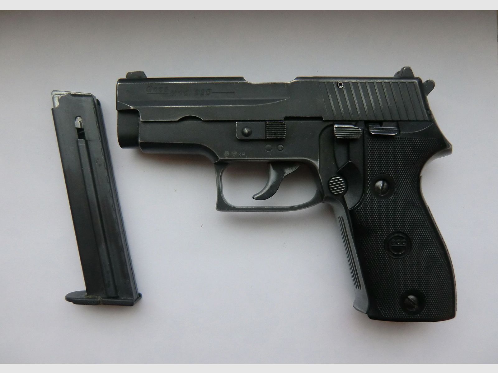 GECO Mod. 225  9mm P.A.K.  PTB: 636  Beschuss: KH 1997  9 - Schuss Magazin,   Made in Germany