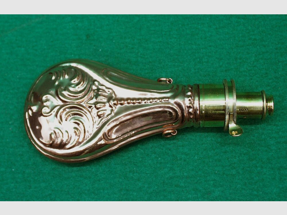 Indien	 Pulverflasche, Kupfer (Muschel)