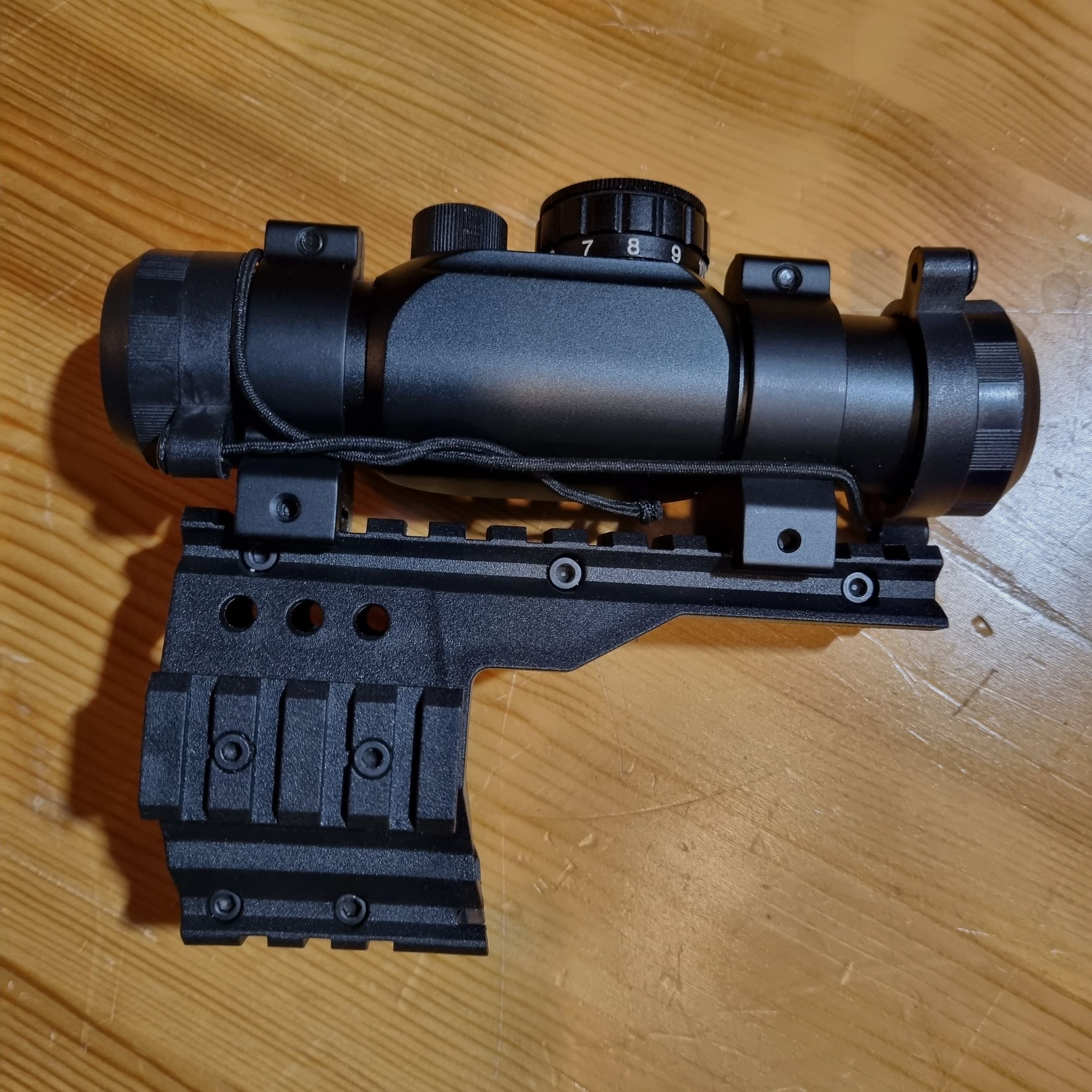 Walther Top Point mit Aufsatz für Walther Nighthawk CO2 Pistole