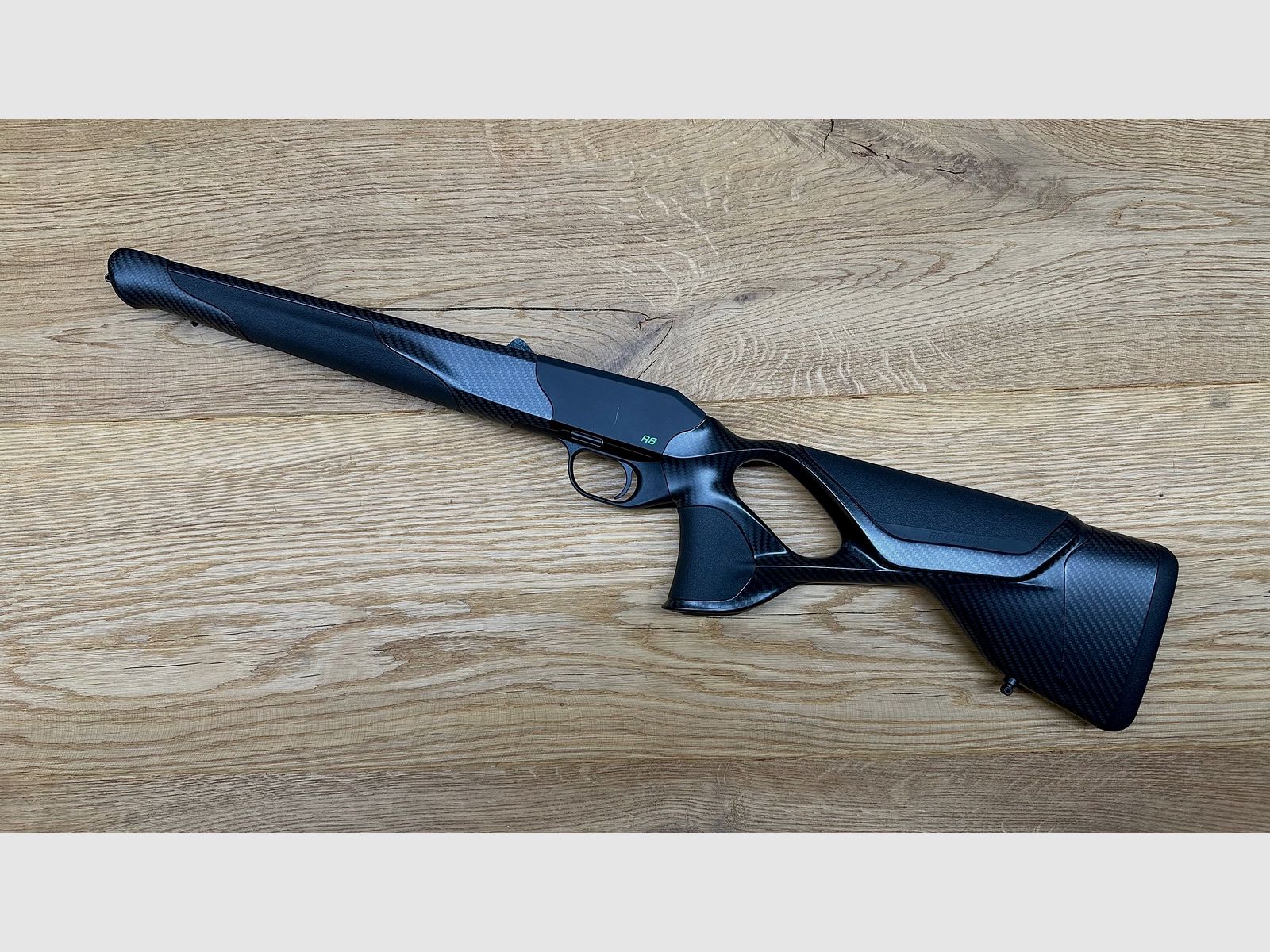 Blaser R8 Ultimate Carbon crosse avec boîtier/système // Logo R8 vert // Avant de crosse en carbone