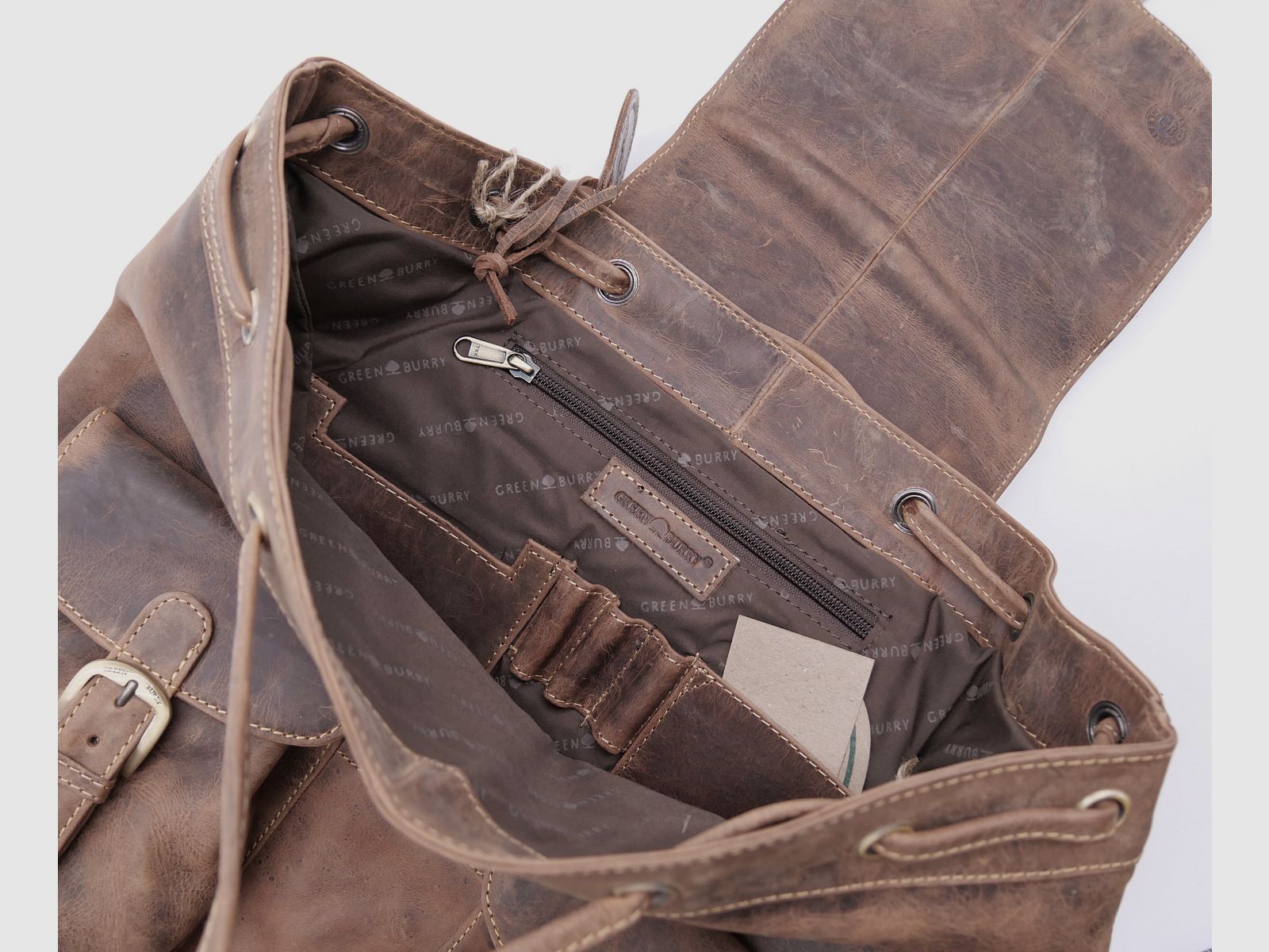 Sac à dos en cuir Greenburry avec embossage de cerf marron 1711-STAG3-25