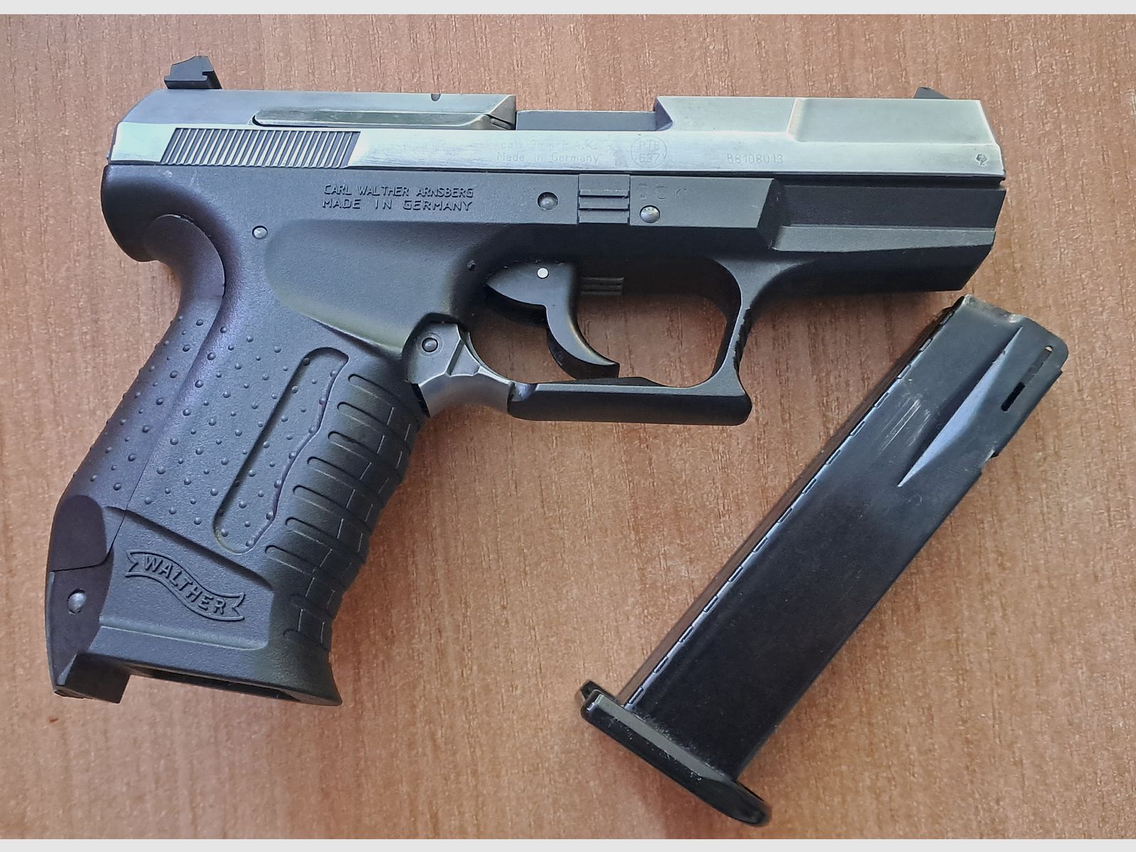 Walther P99- Kal. 9 mm Knall/ PTB 637