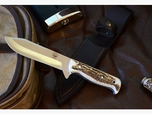 Cuchillo de caza con empuñadura de asta de ciervo