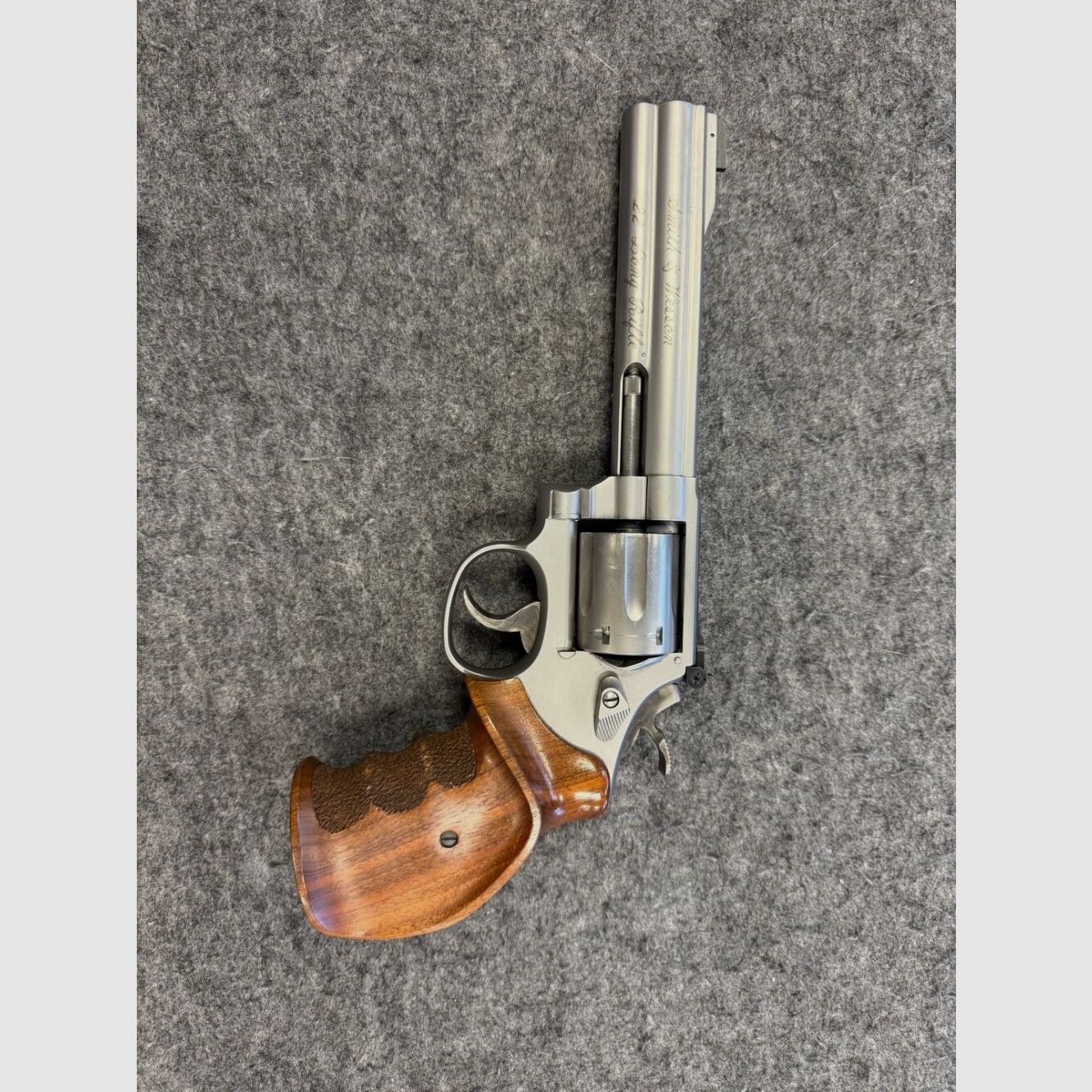 Smith & Wesson Revolver S&W 617 Target Champ