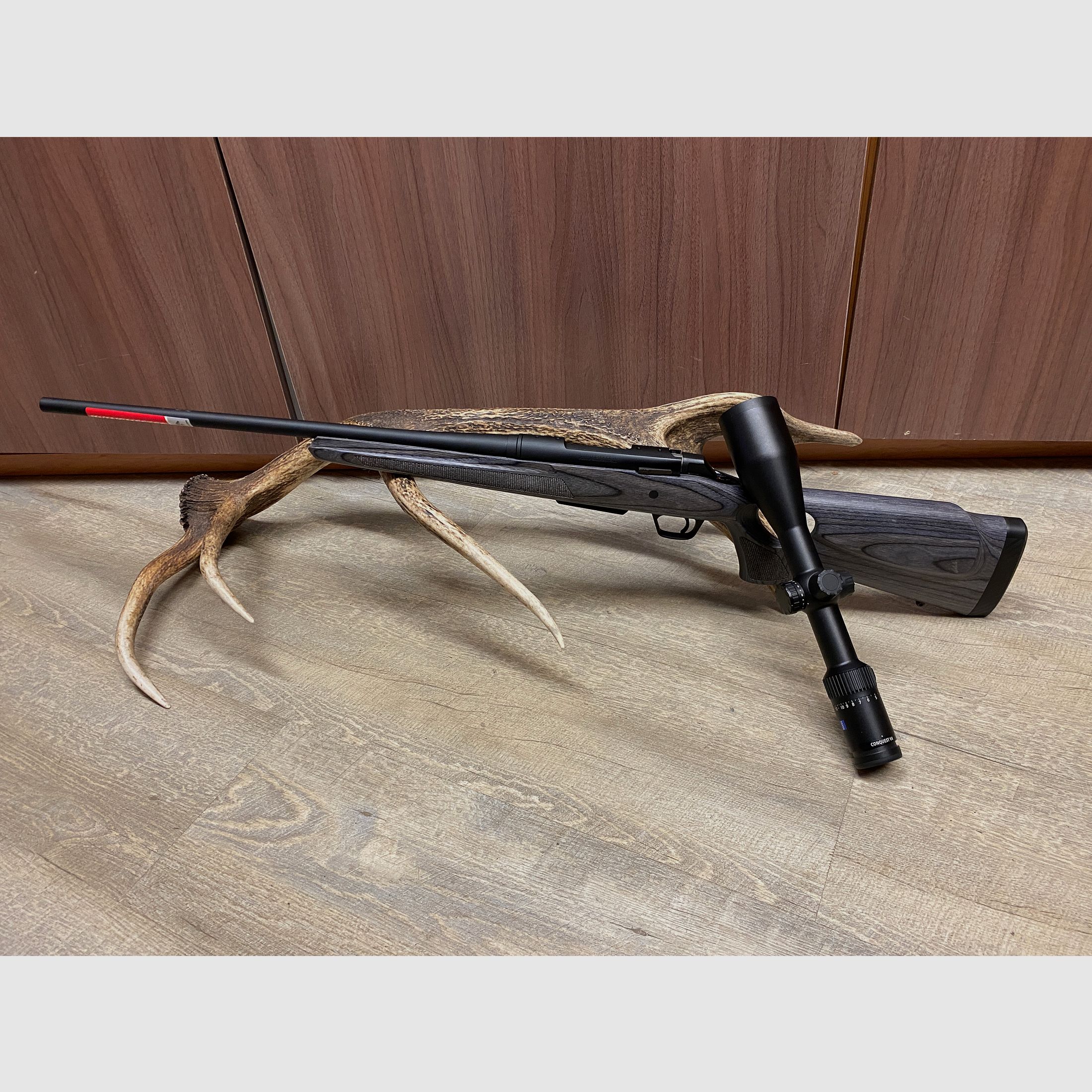 Winchester XPR Thumbhole, mit Zeiss Conquest V4 3-12x56