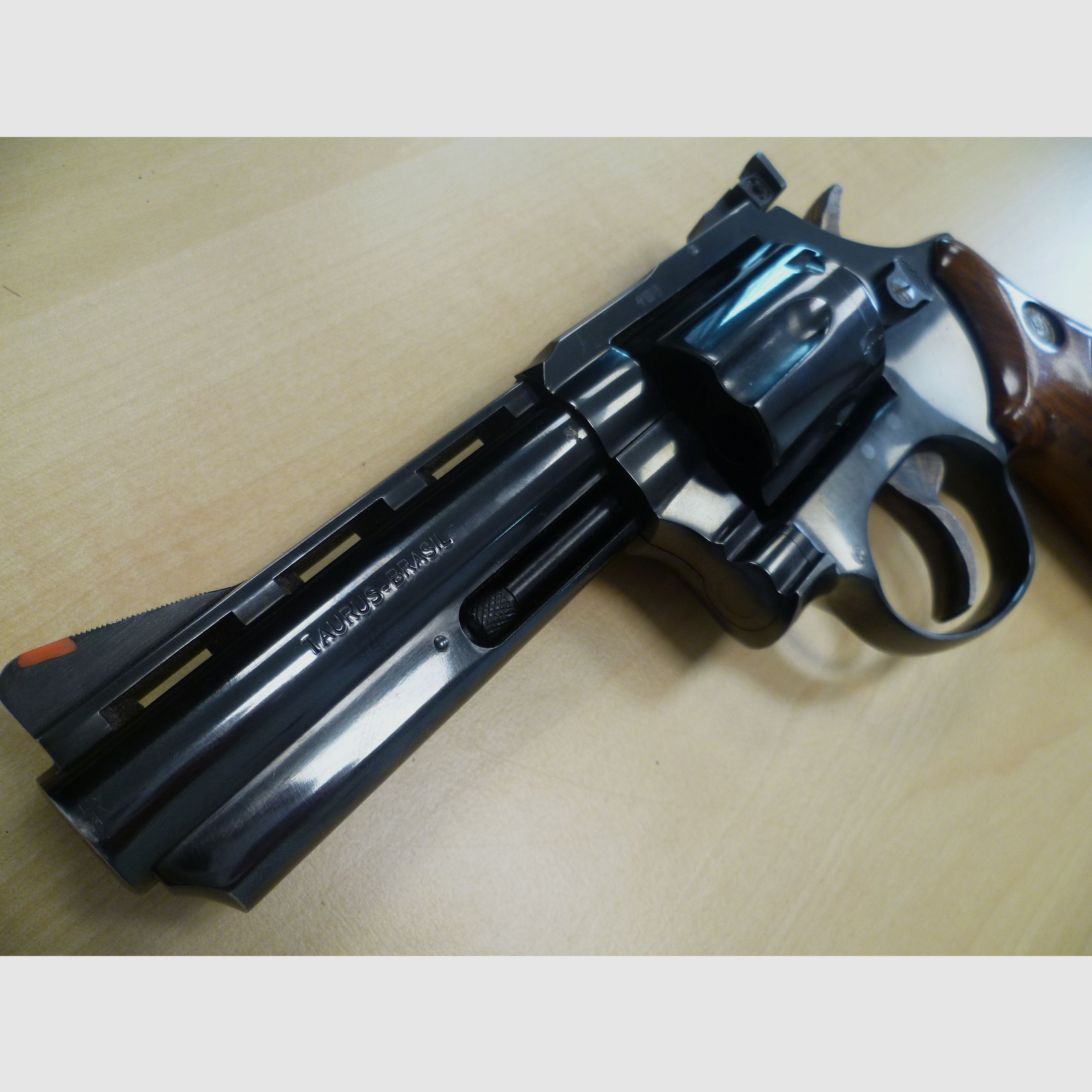 Revolver Taurus .357 Magnum 4"
