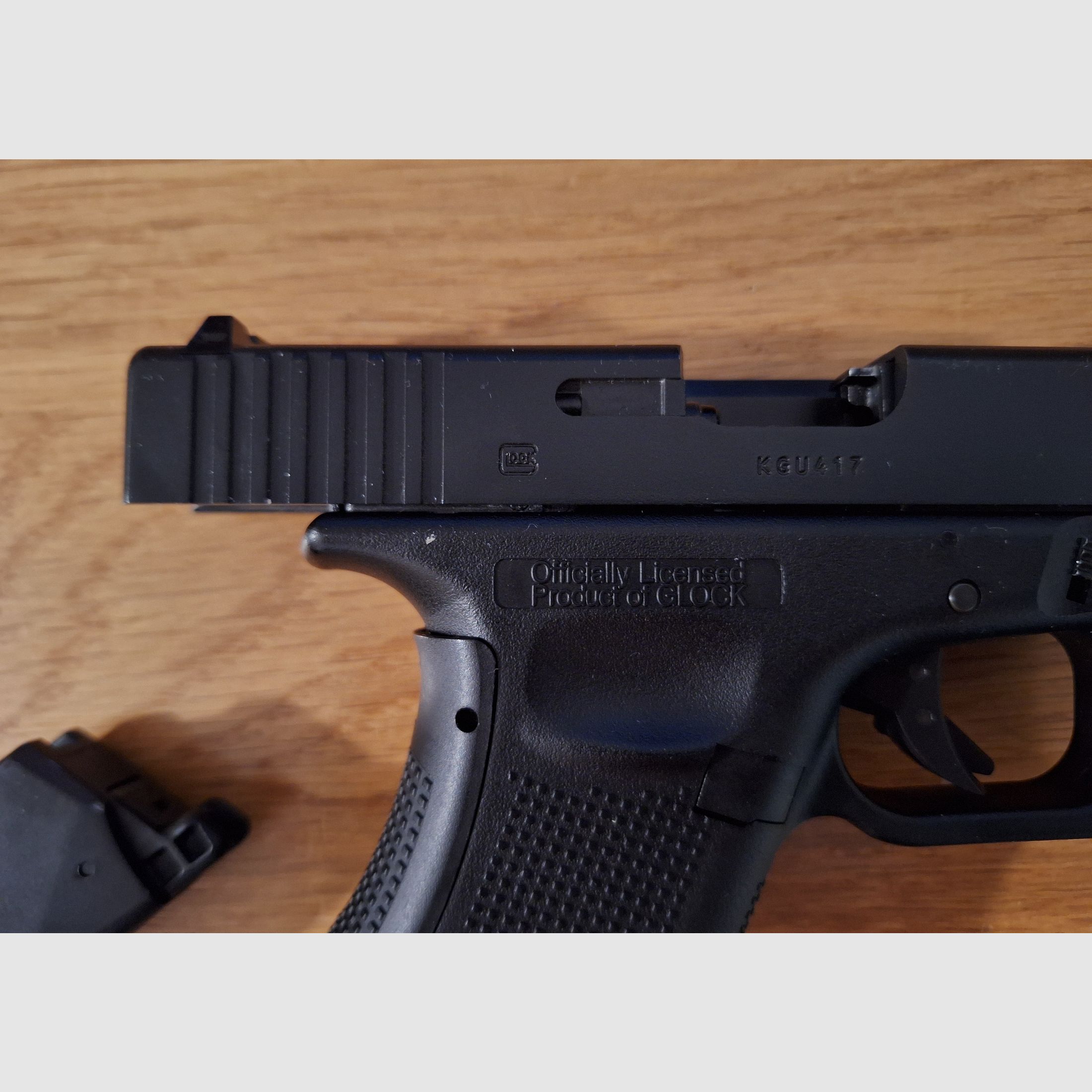 Glock 17 Gen4 Co2 guter Zustand 4,5 mm Stahl-BB mit Blowback