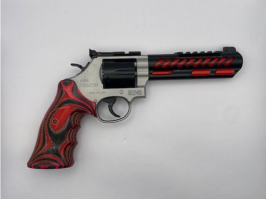 Smith & Wesson S&W 686 Demon Limited Edition (139 of 150)