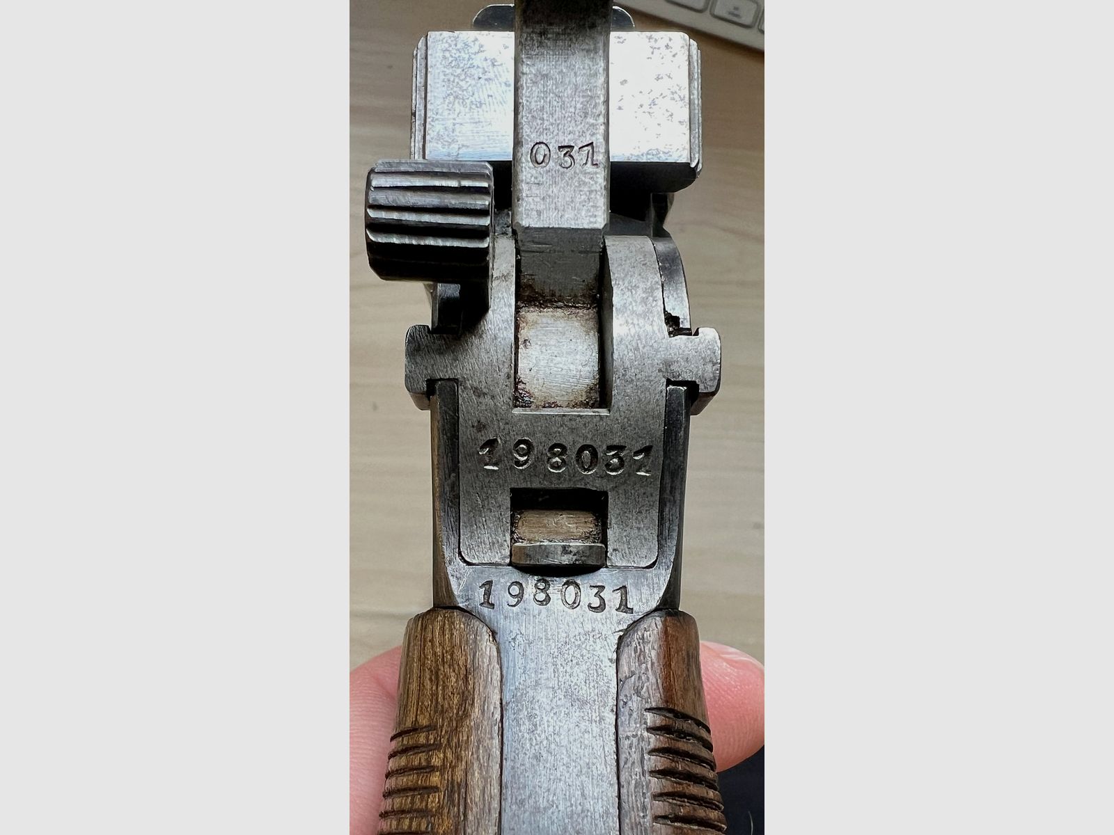 Mauser C96 , im sammlerwürdigen Bestzustand. Nummerngleich. Aus Familienbesitz. RARITÄT. Antiqität