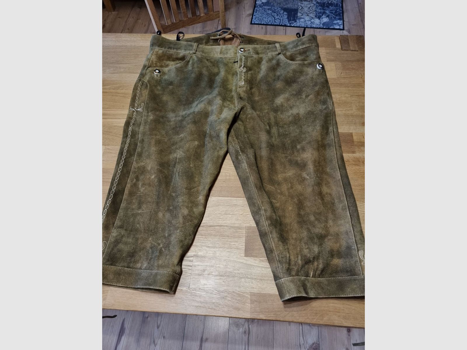 Kniebundlederhose
