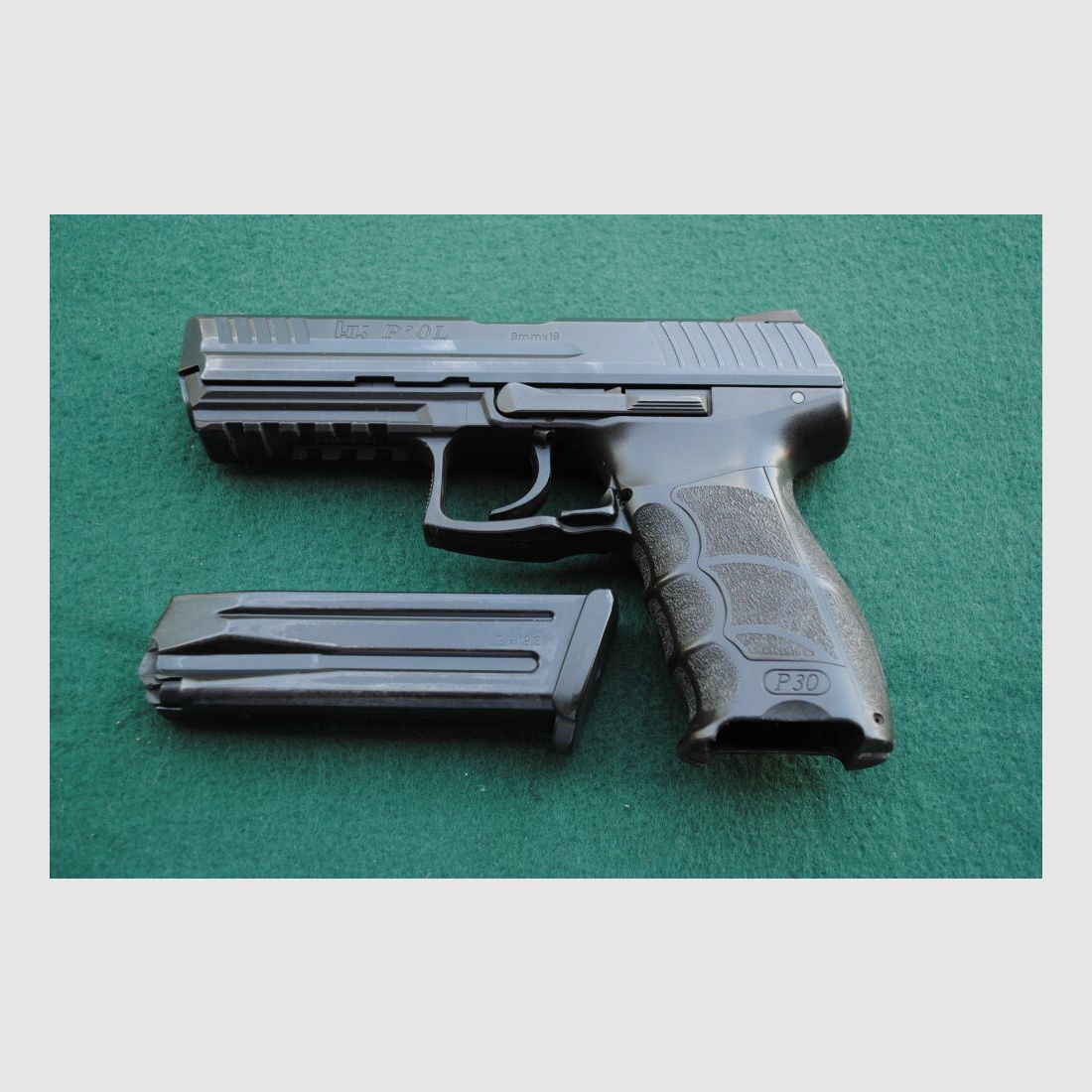 Heckler & Koch P 30L V1, police pistol, complete accessories including holster