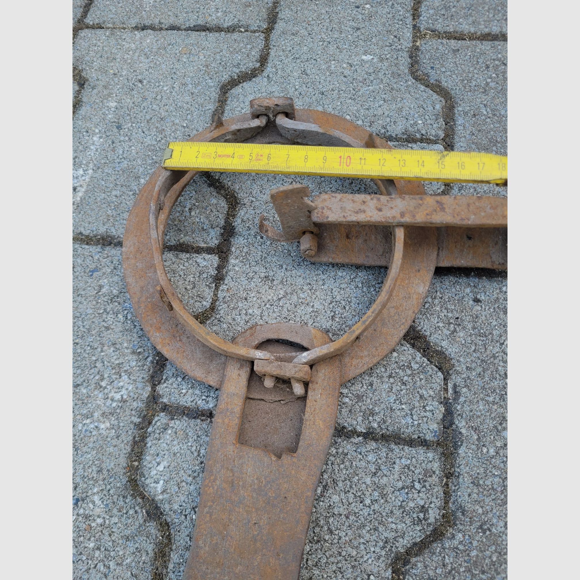 Fangeisen Dekoration ca. 15cm Durchmesser und ca. 46cm Gesamtlänge, kleines Fangeisen für Sammler
