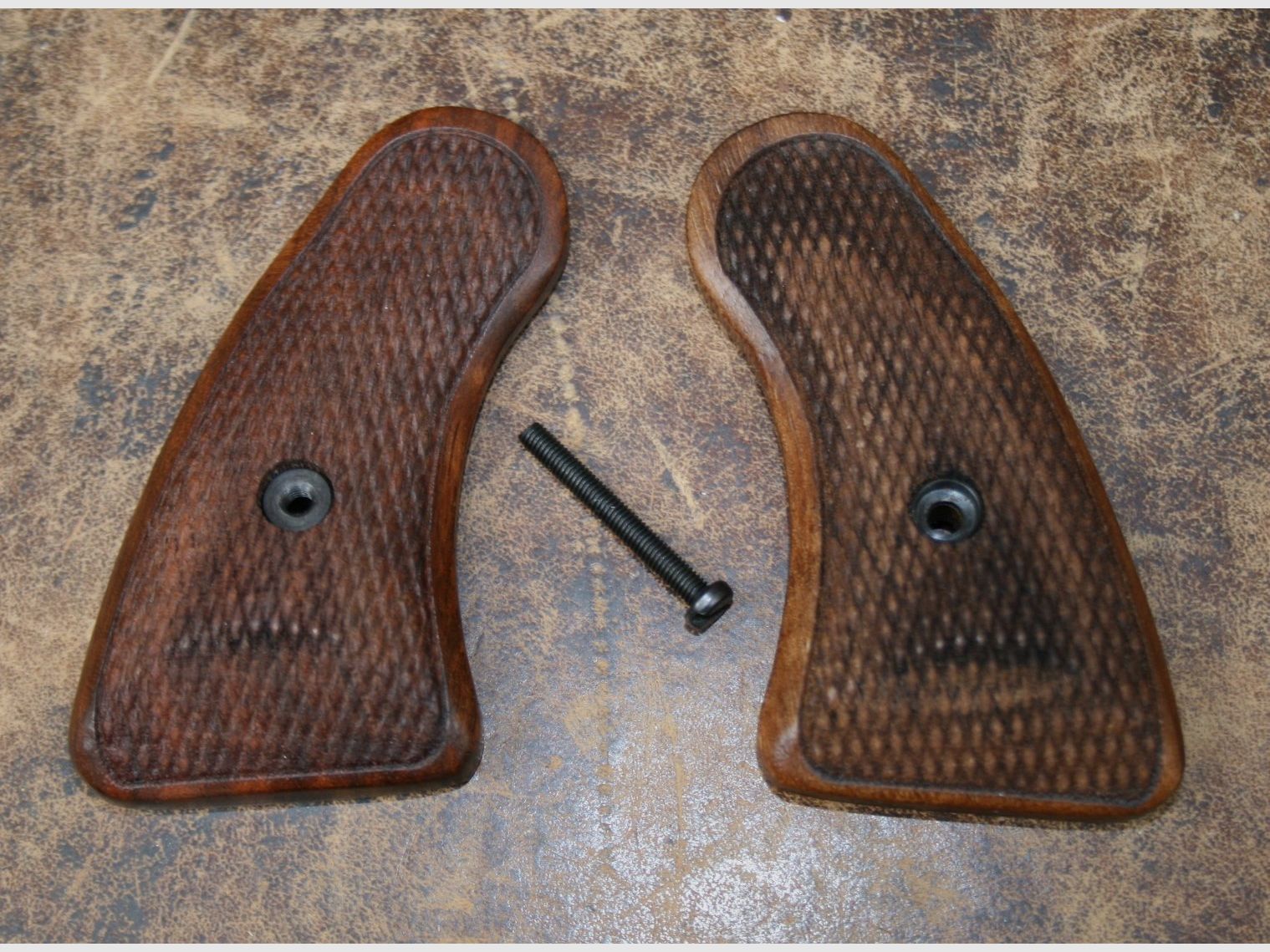 Impugnature in legno rigate per revolver Colt Agent, Detective e King Cobra 22lr