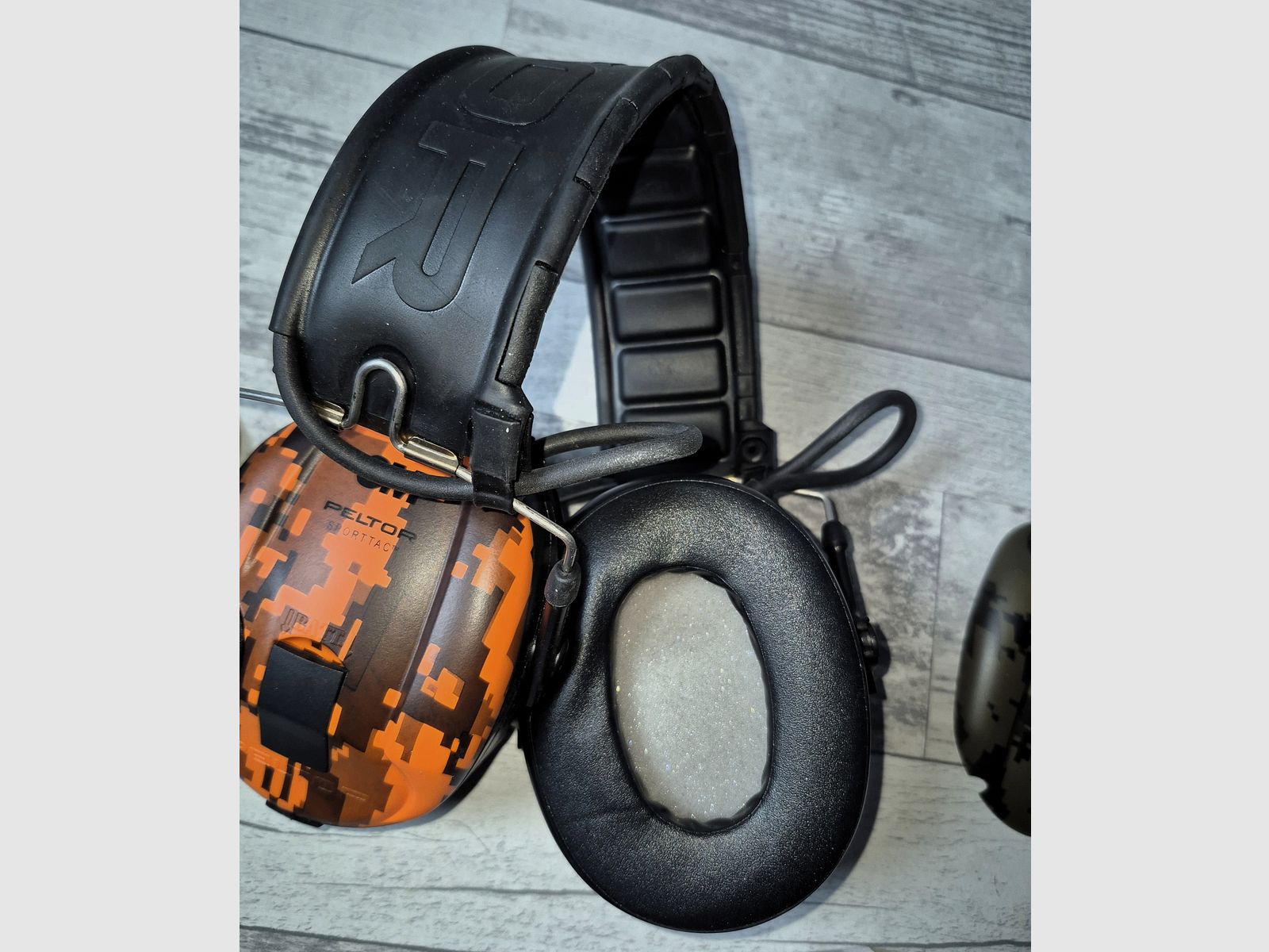 3M Peltor SportTac nauszniki ochronne Pomarańczowy/Zielony Camo