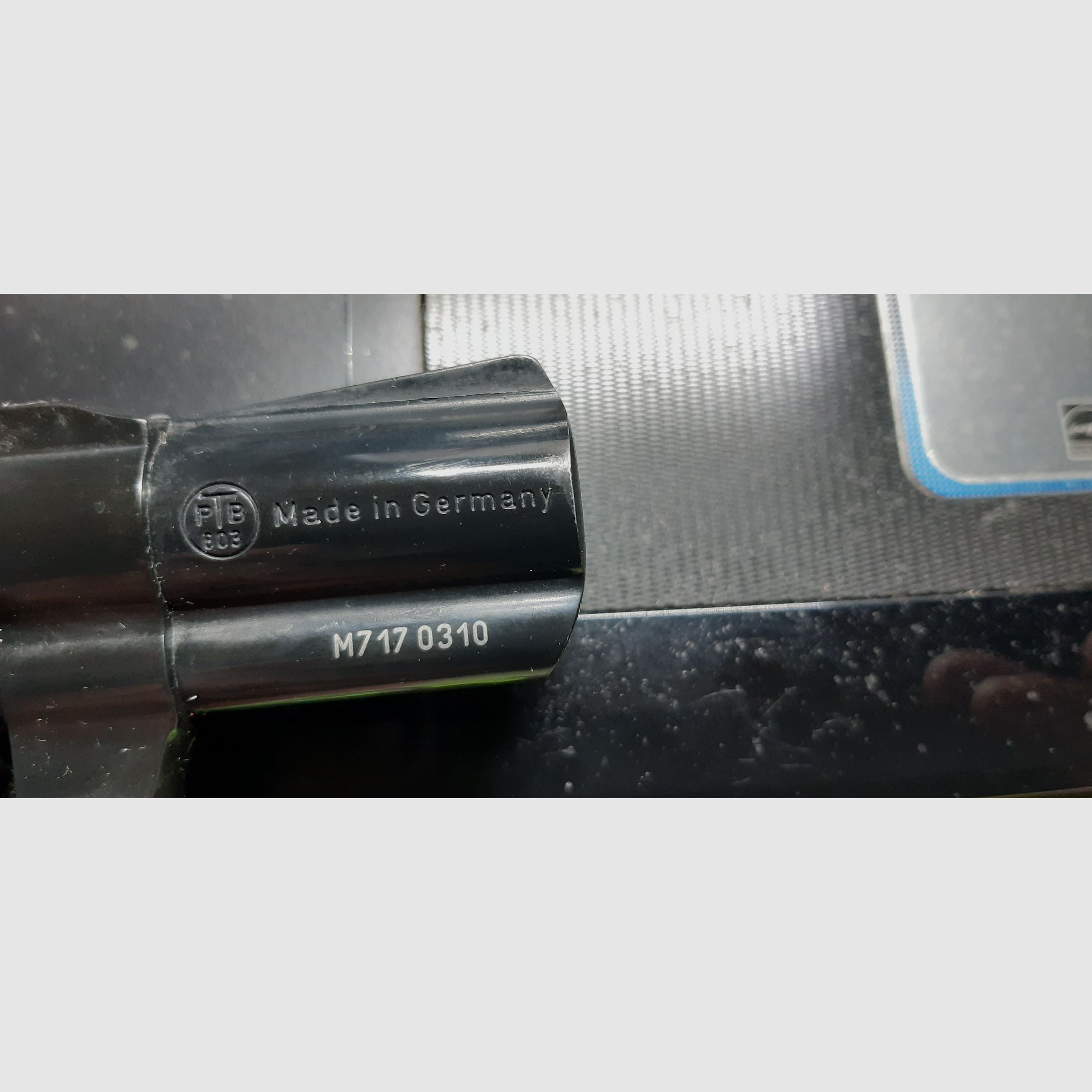 Bardzo ładny rewolwer gazowy 2" od ,,Colt,, kal..380,/9mm
