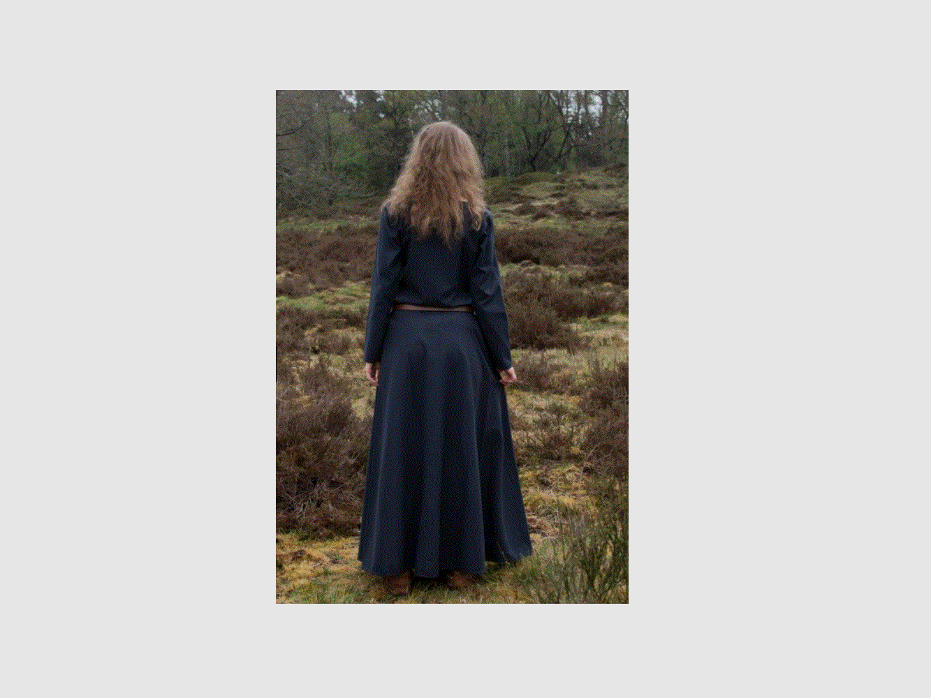 Simple medieval dress Afra made of sturdy canvas, dark blue