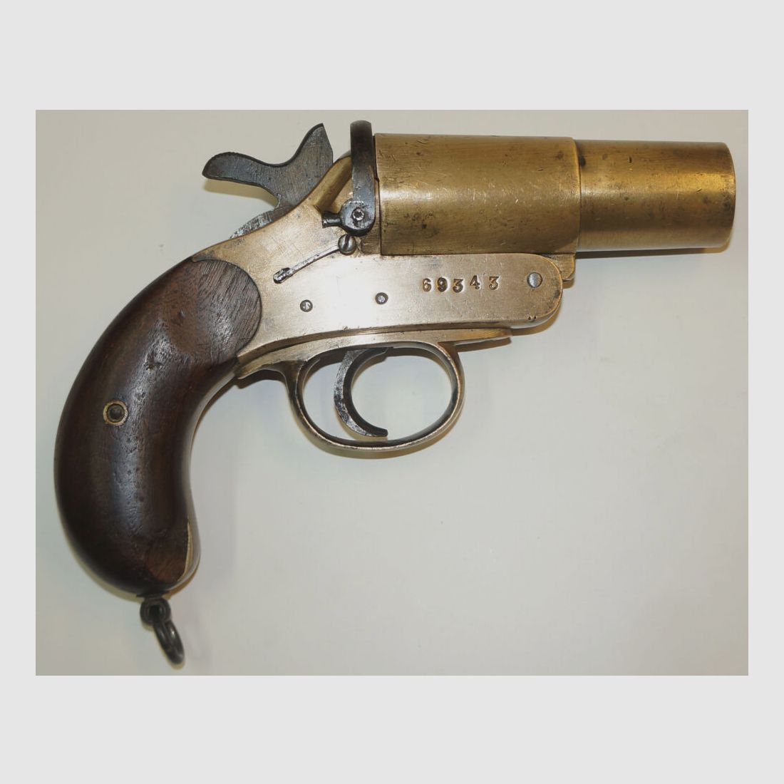 Pistolet de signalisation Cogswell & Harrison, Cogswell & Harrison, canon et boîtier en laiton, petit défaut (rupture de ressort)