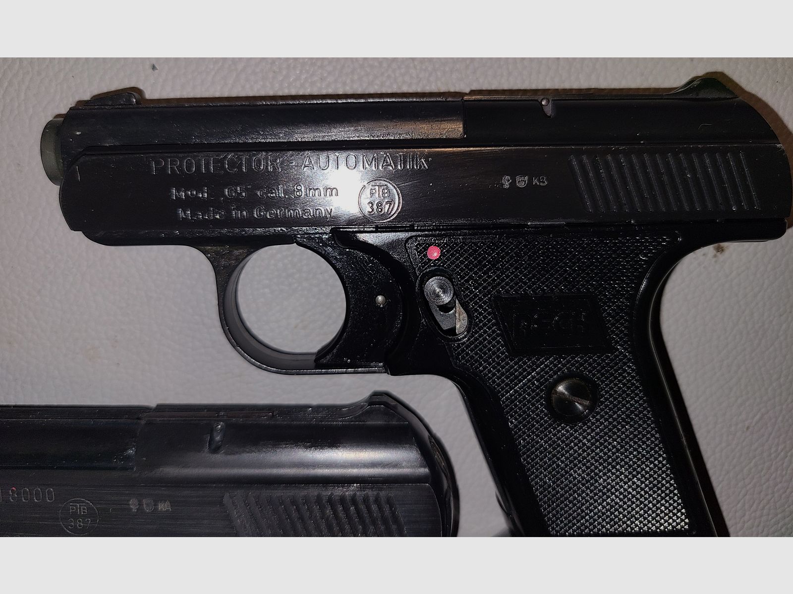 PERFECTA FBI 8000 + PROTEKTOR AUTOMATIK G5 / ohne Zubehör / cal. 8mm / PTB 387  / SCHRECKSCHUSS GAS PISTOLE SILVESTER SELBSTVERTEIDIGUNG SAMMLUNG / GEBRAUCHT 