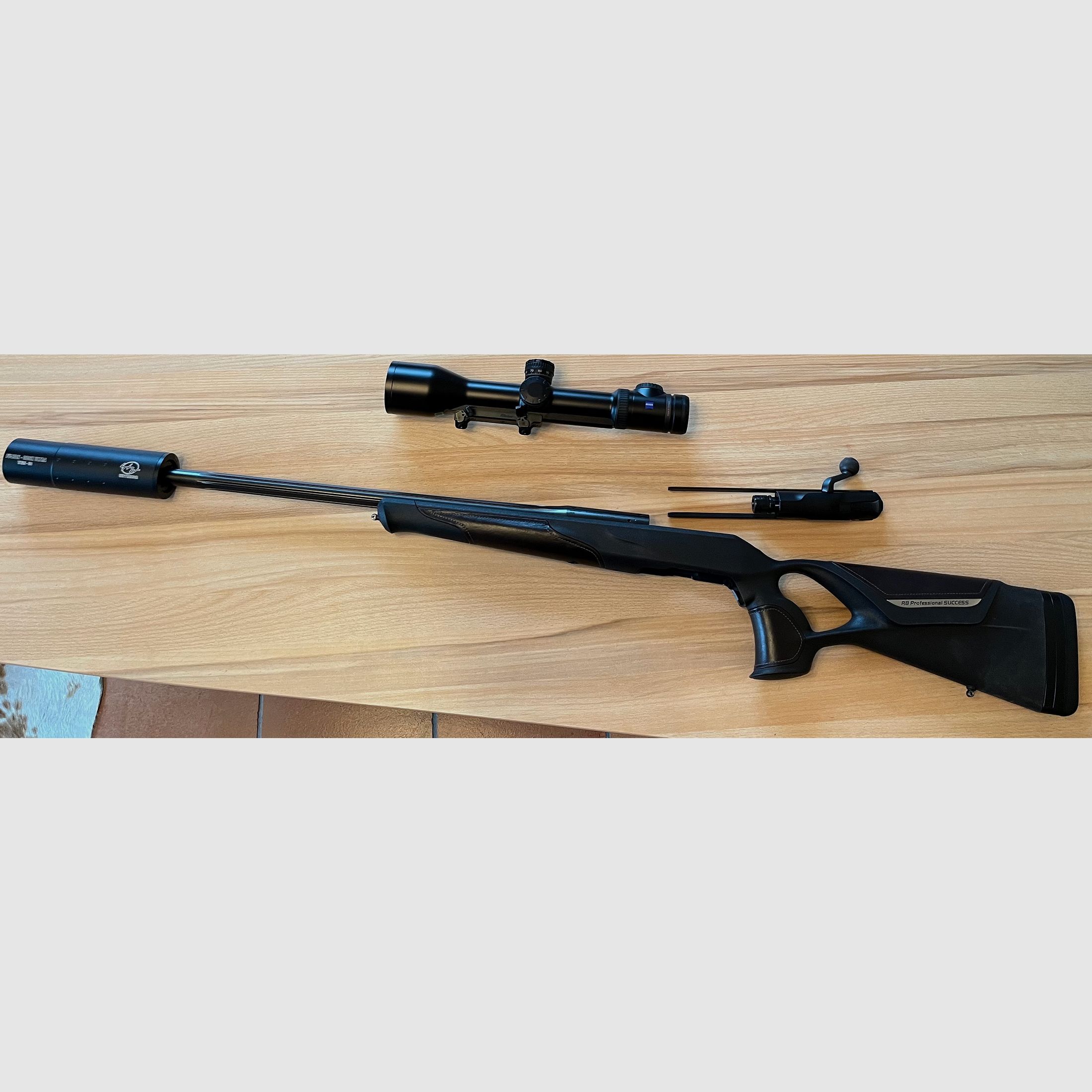 Blaser R8 Professional SUCCESS Leather 8X57JS Complete Offer