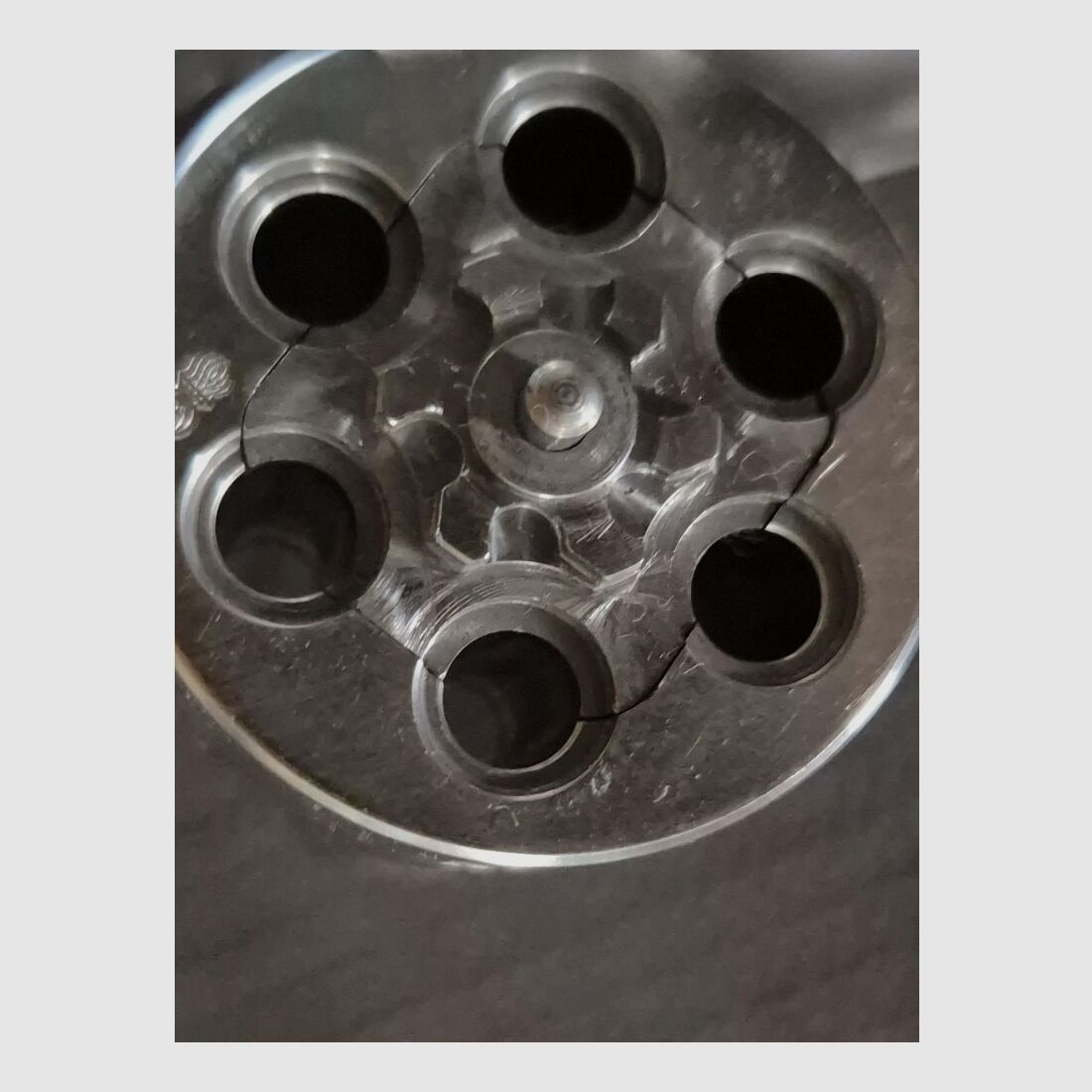 Smith & Wesson 617-1, Bild 2 von 8