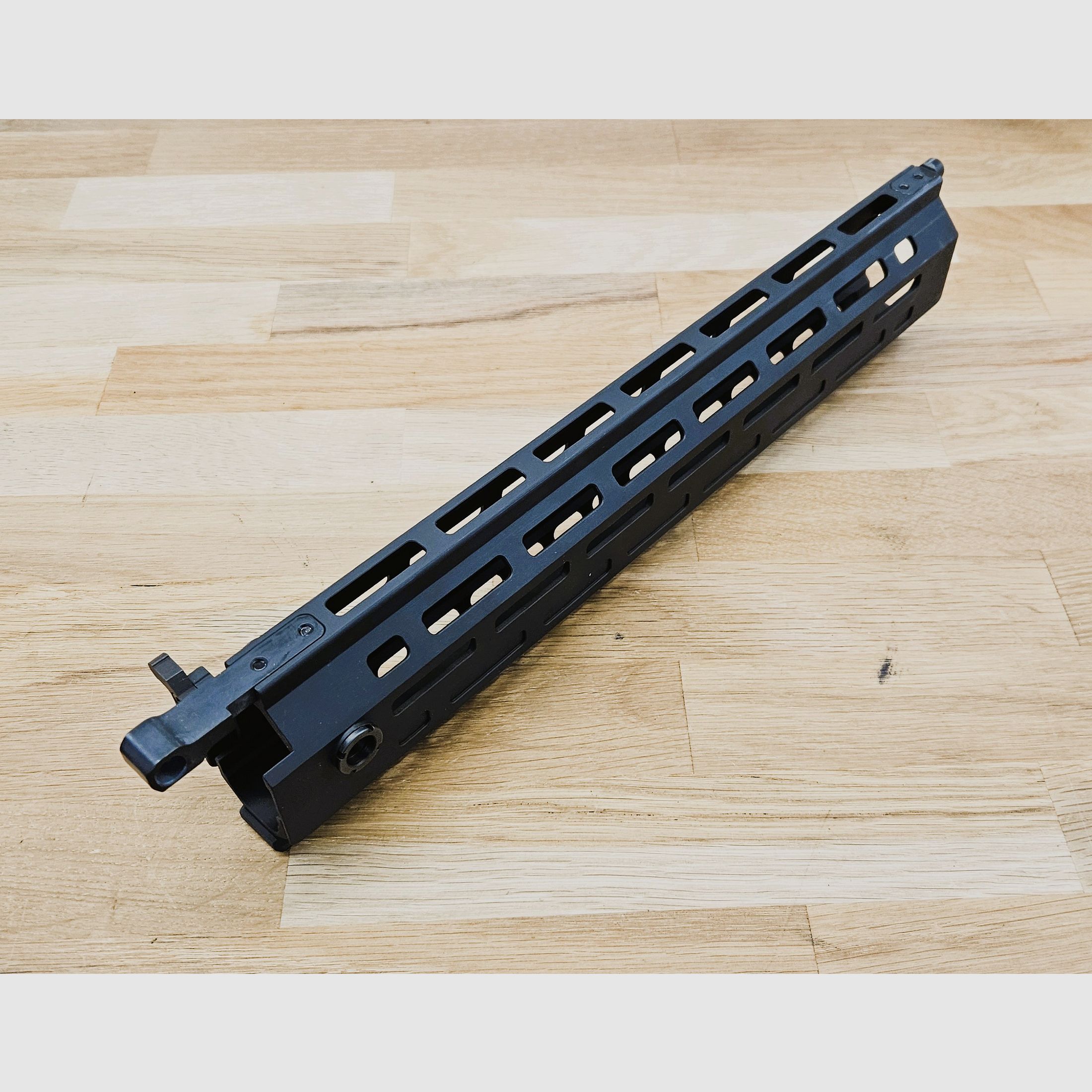 B&T – Osłona rękojeści do SIG SG 550 / Stgw 90, zdjęcie 2 z 2